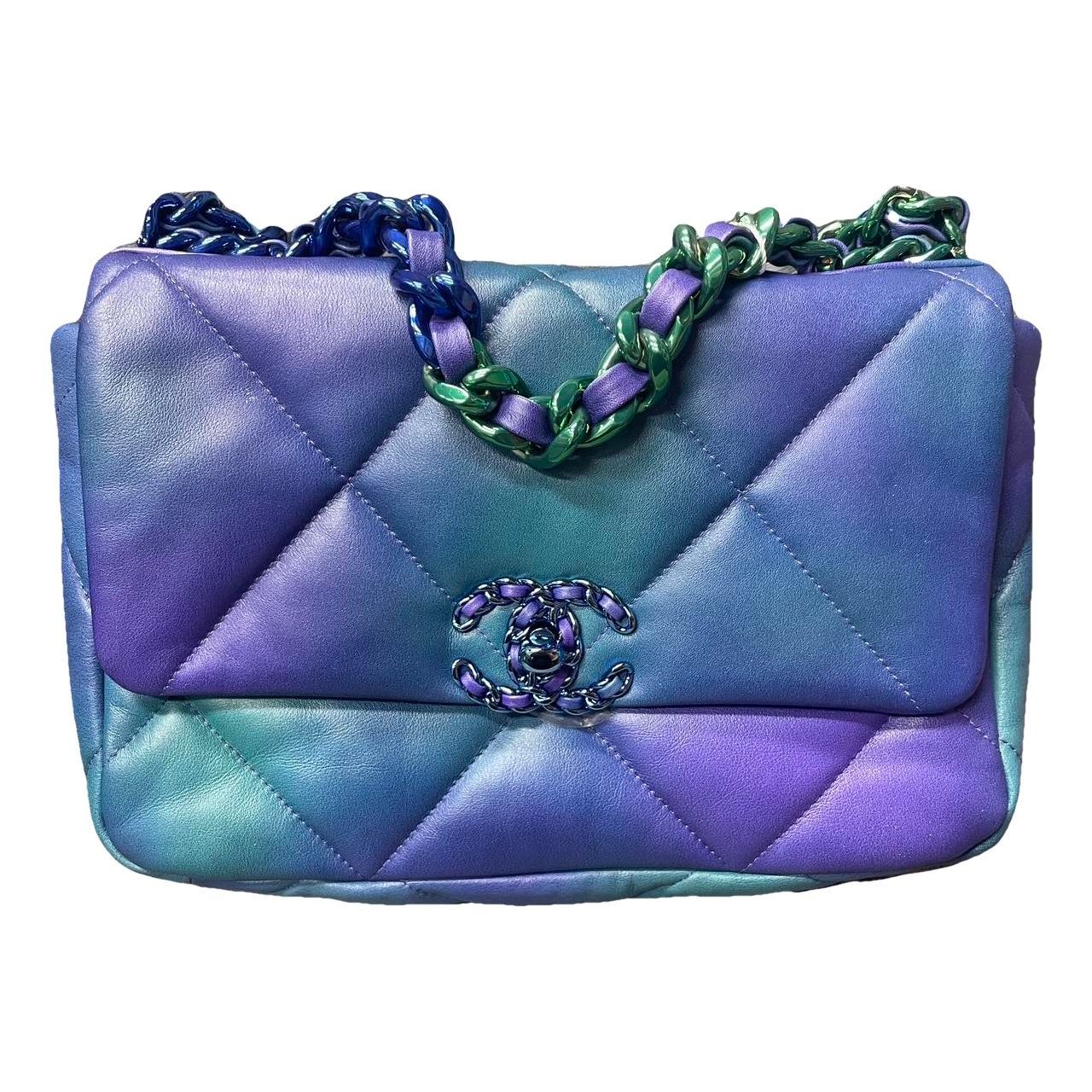Chanel 19 leather handbag