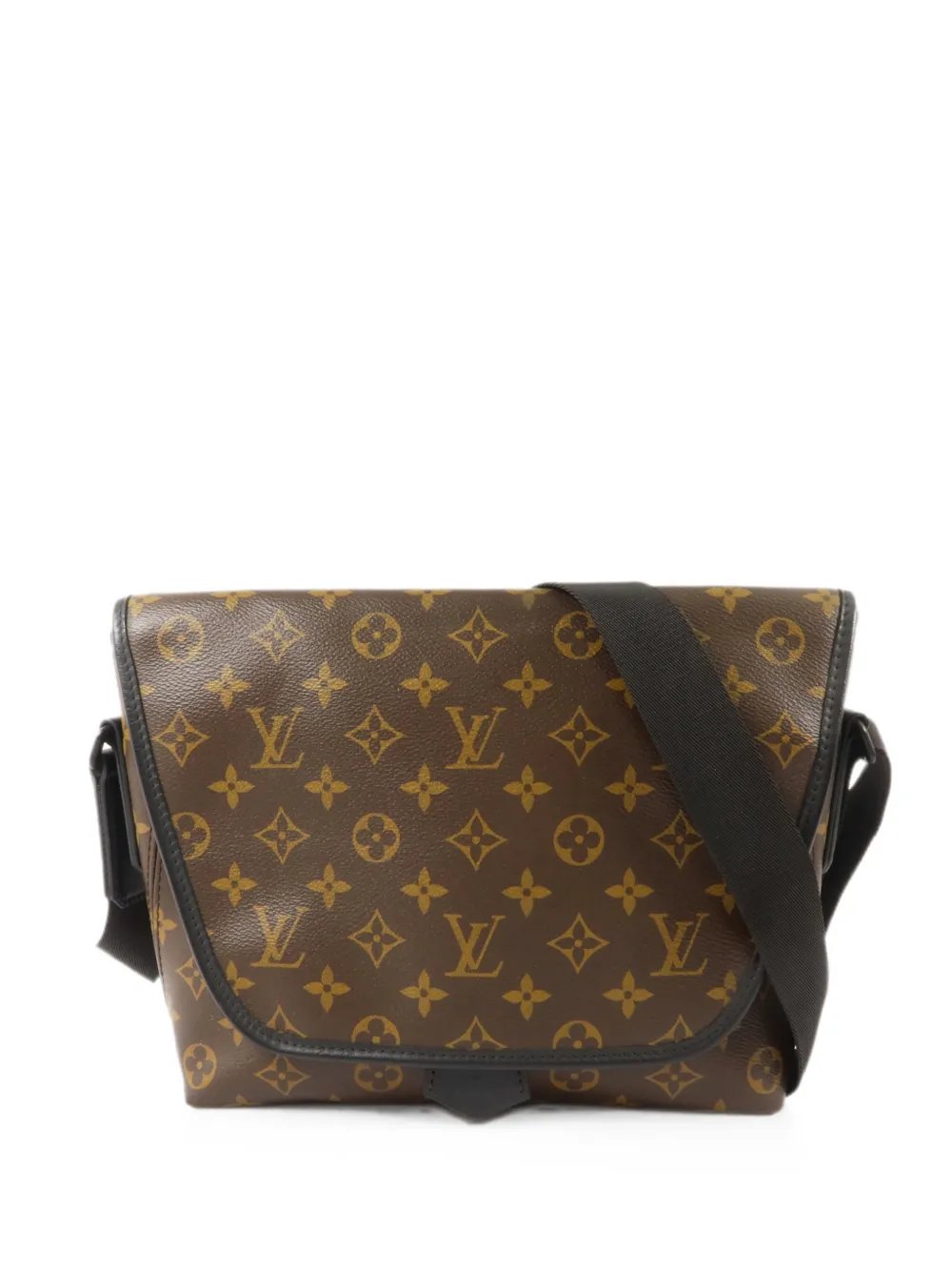 Magnetic messenger bag