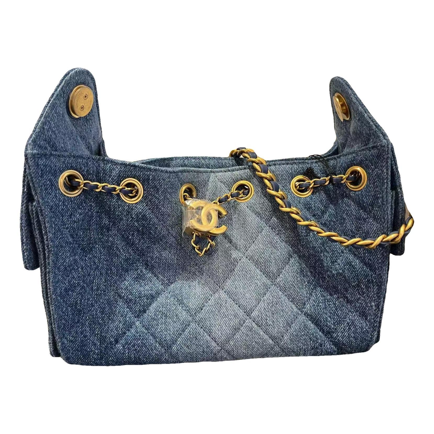 Chanel 25 handbag