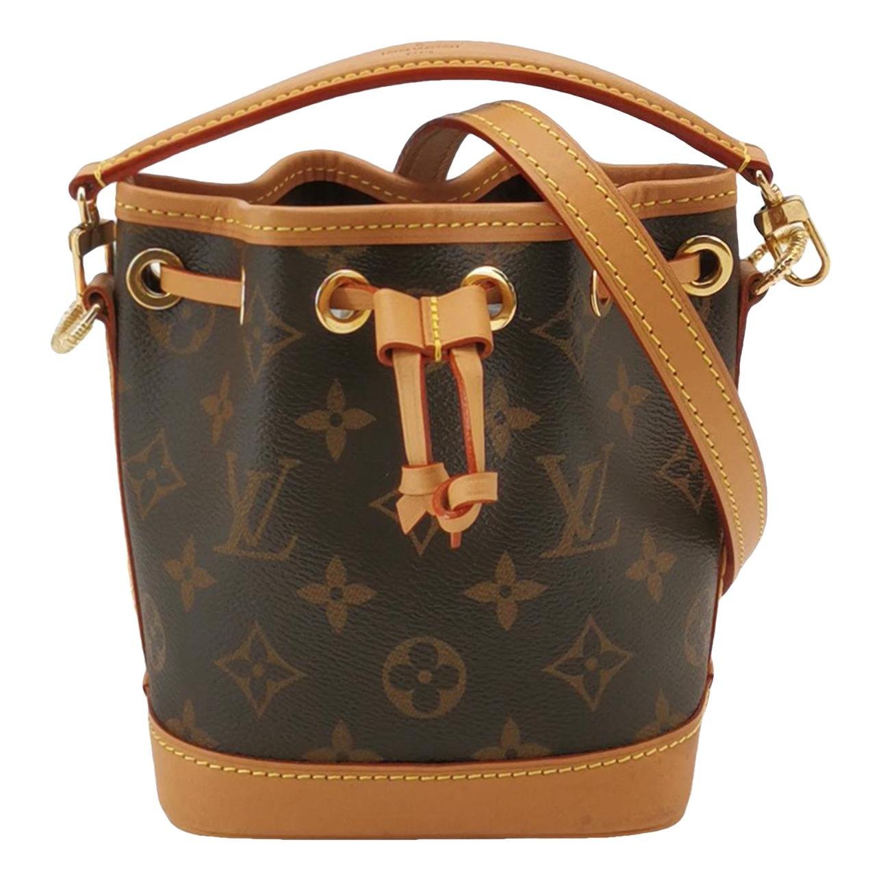 Nano Noé leather handbag