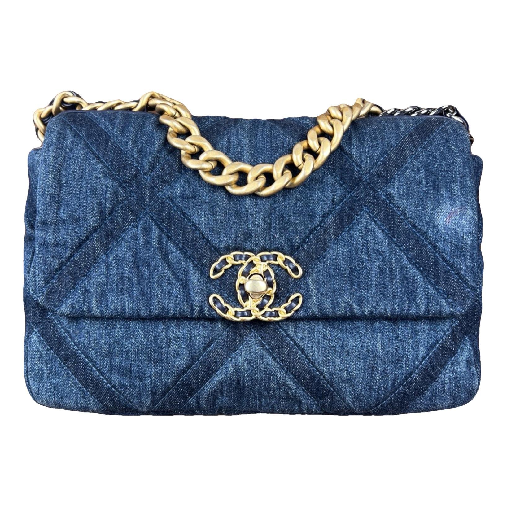 Chanel 19 cloth handbag