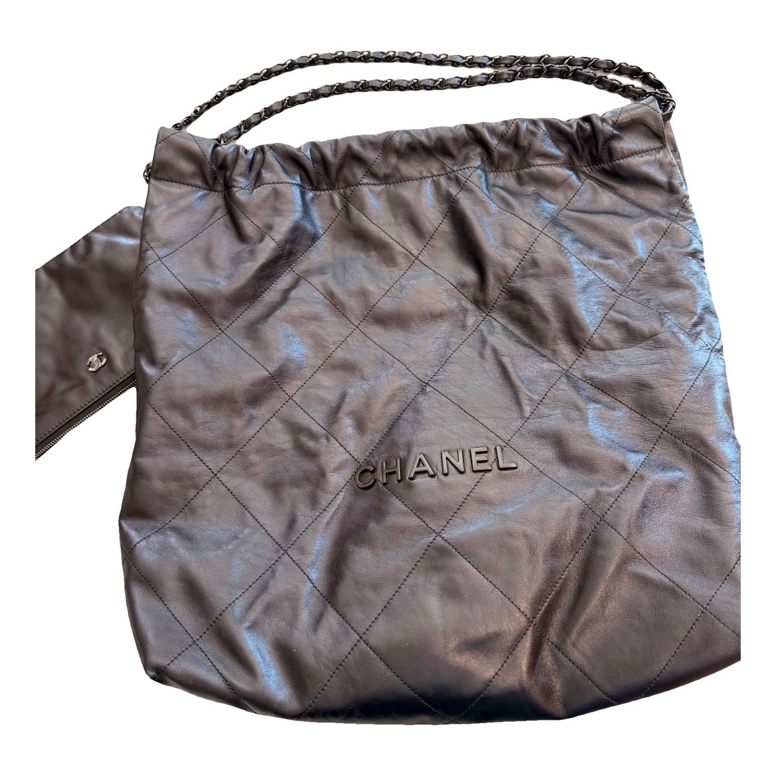 Chanel 22 leather handbag