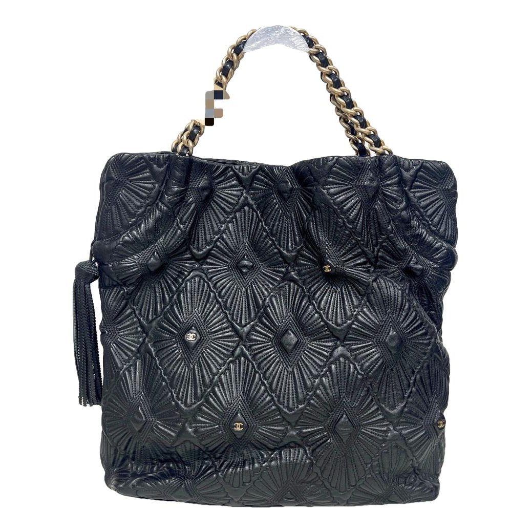 Leather tote