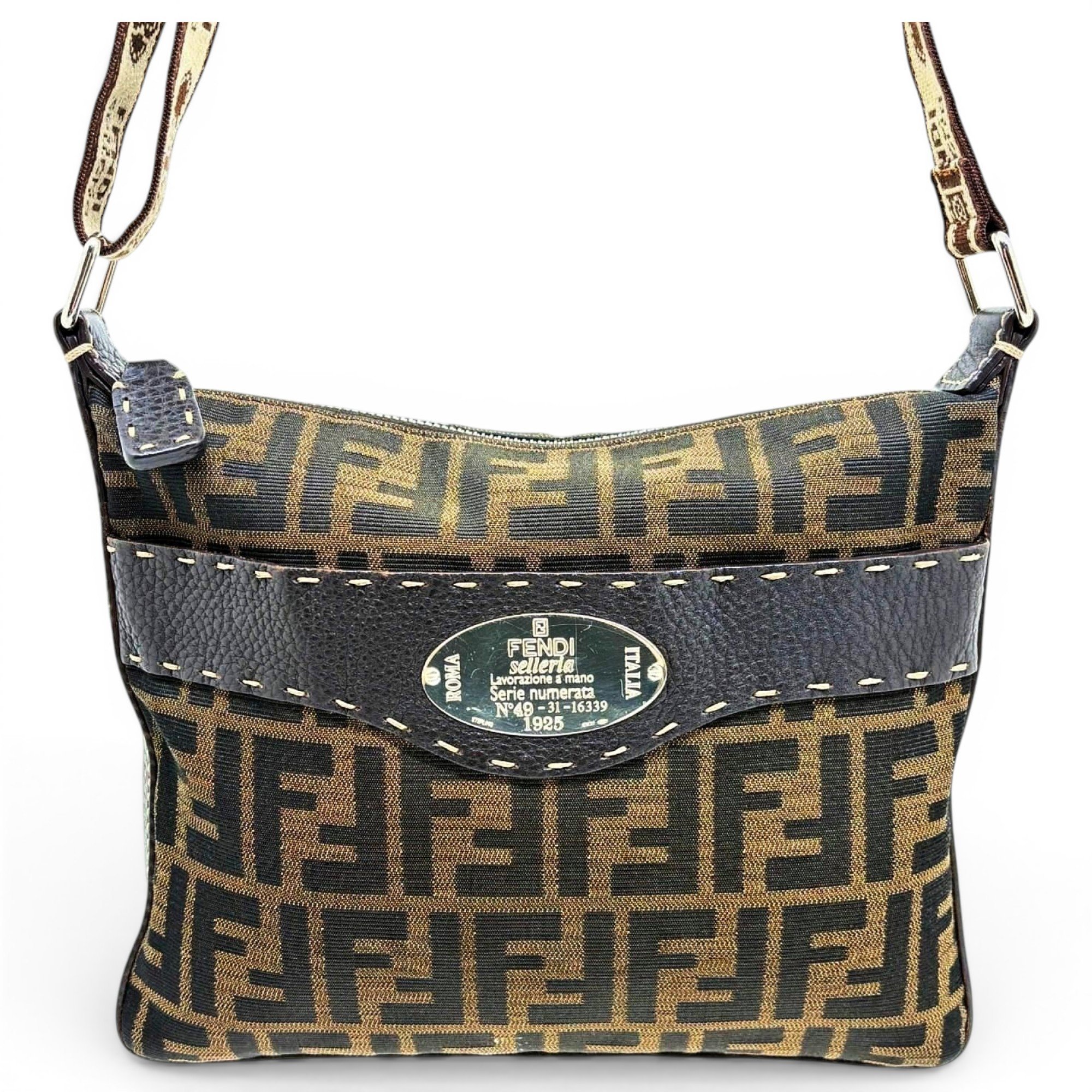 Pocket leather handbag