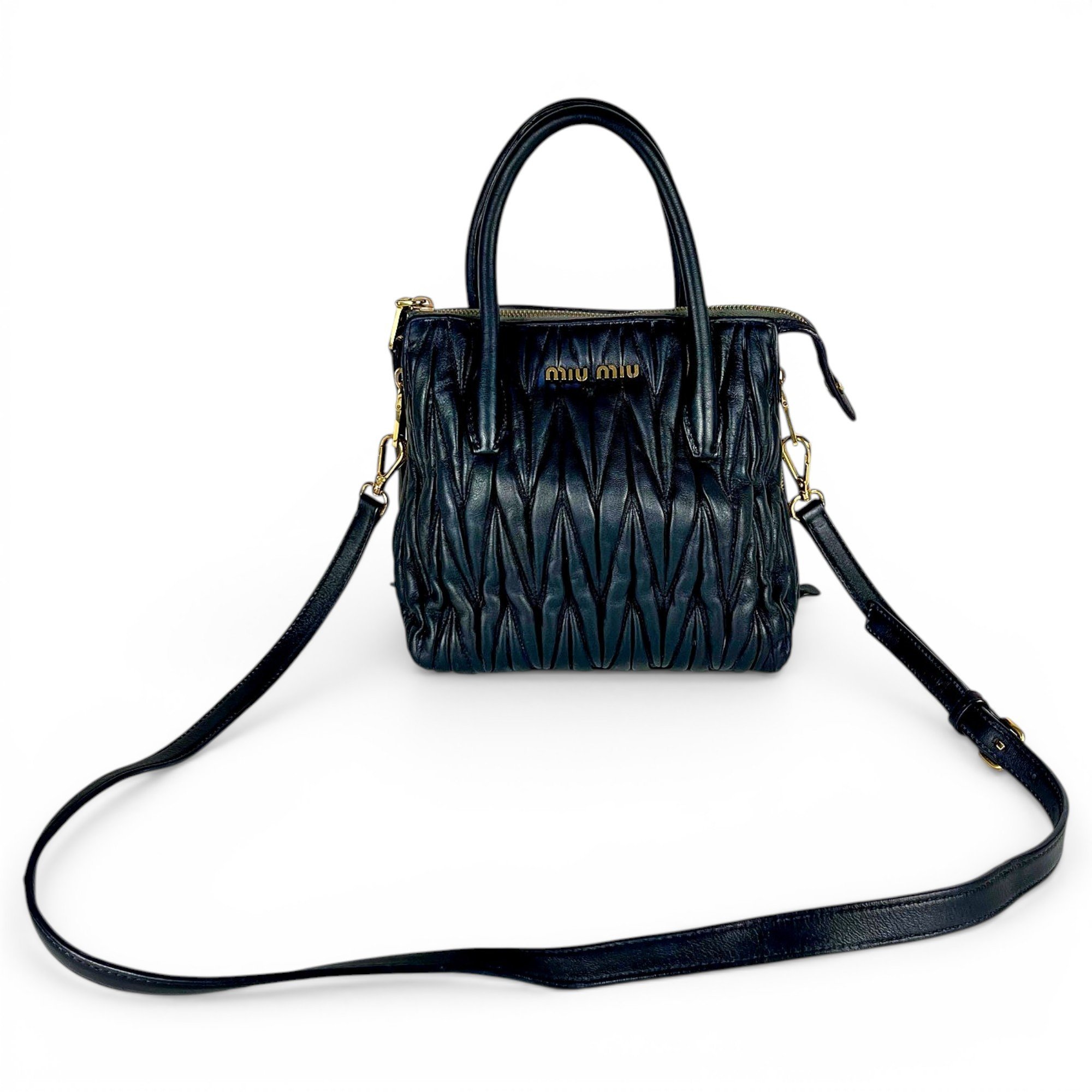 Matelassé leather handbag