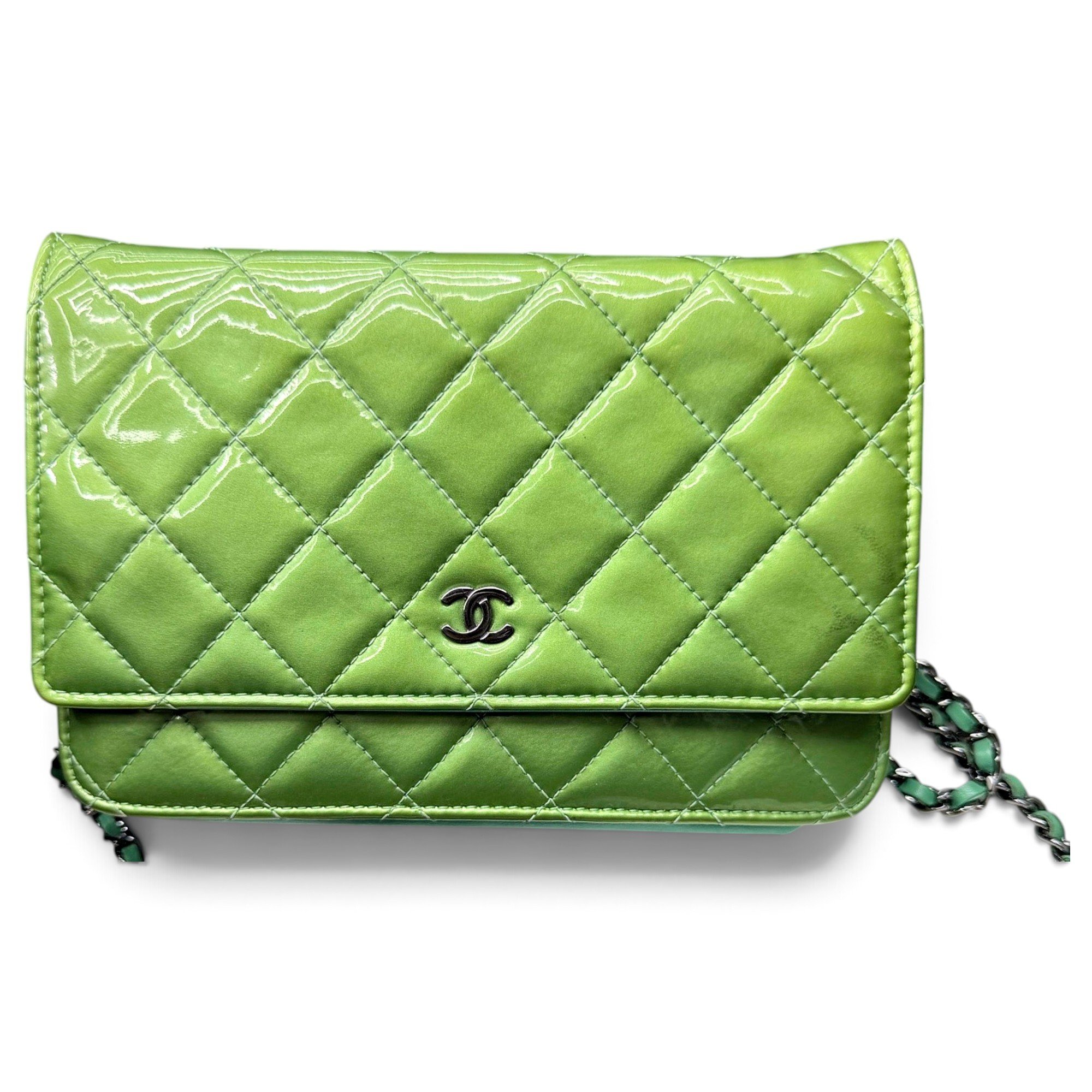 Wallet On Chain Timeless/Classique patent leather crossbody bag