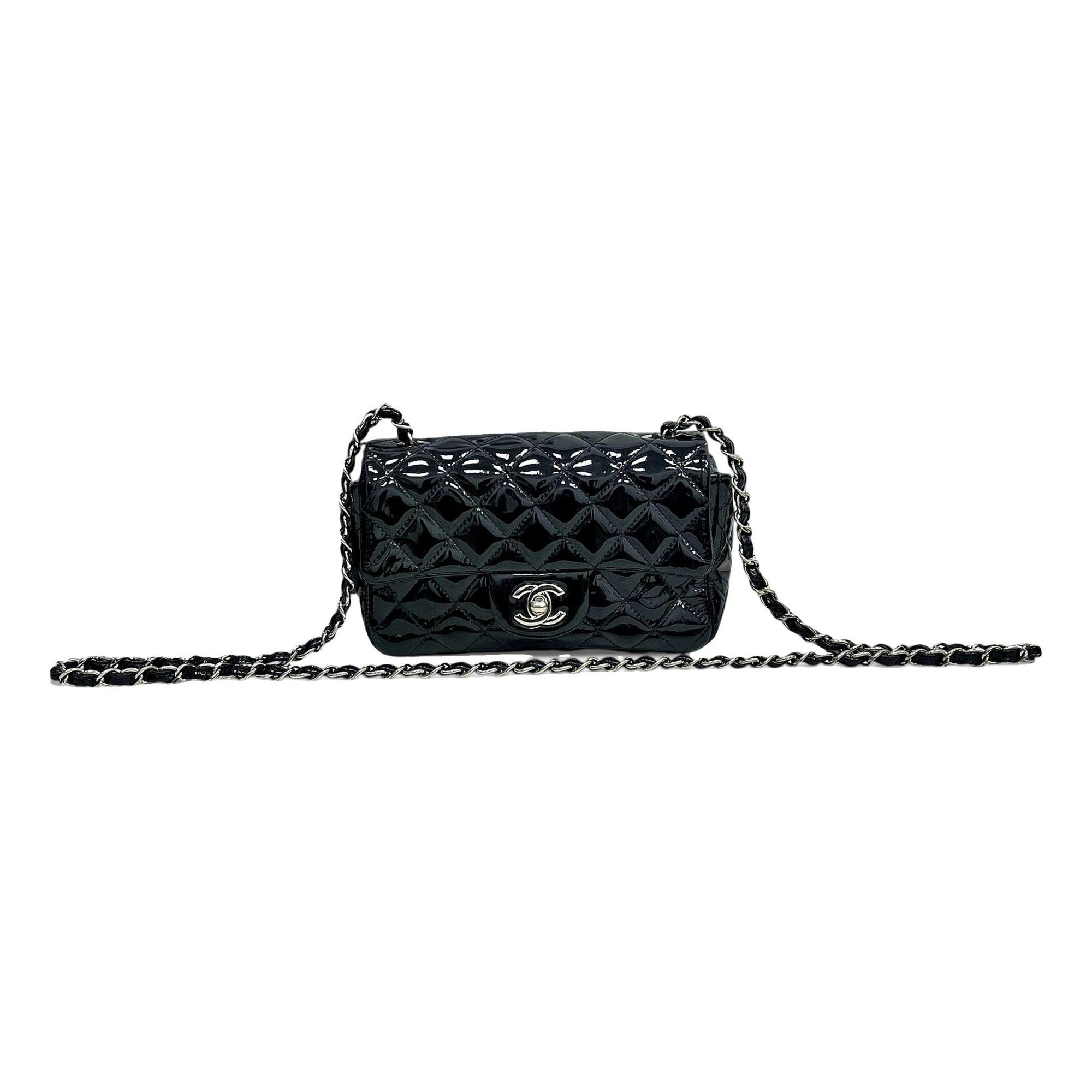 Timeless/Classique patent leather handbag