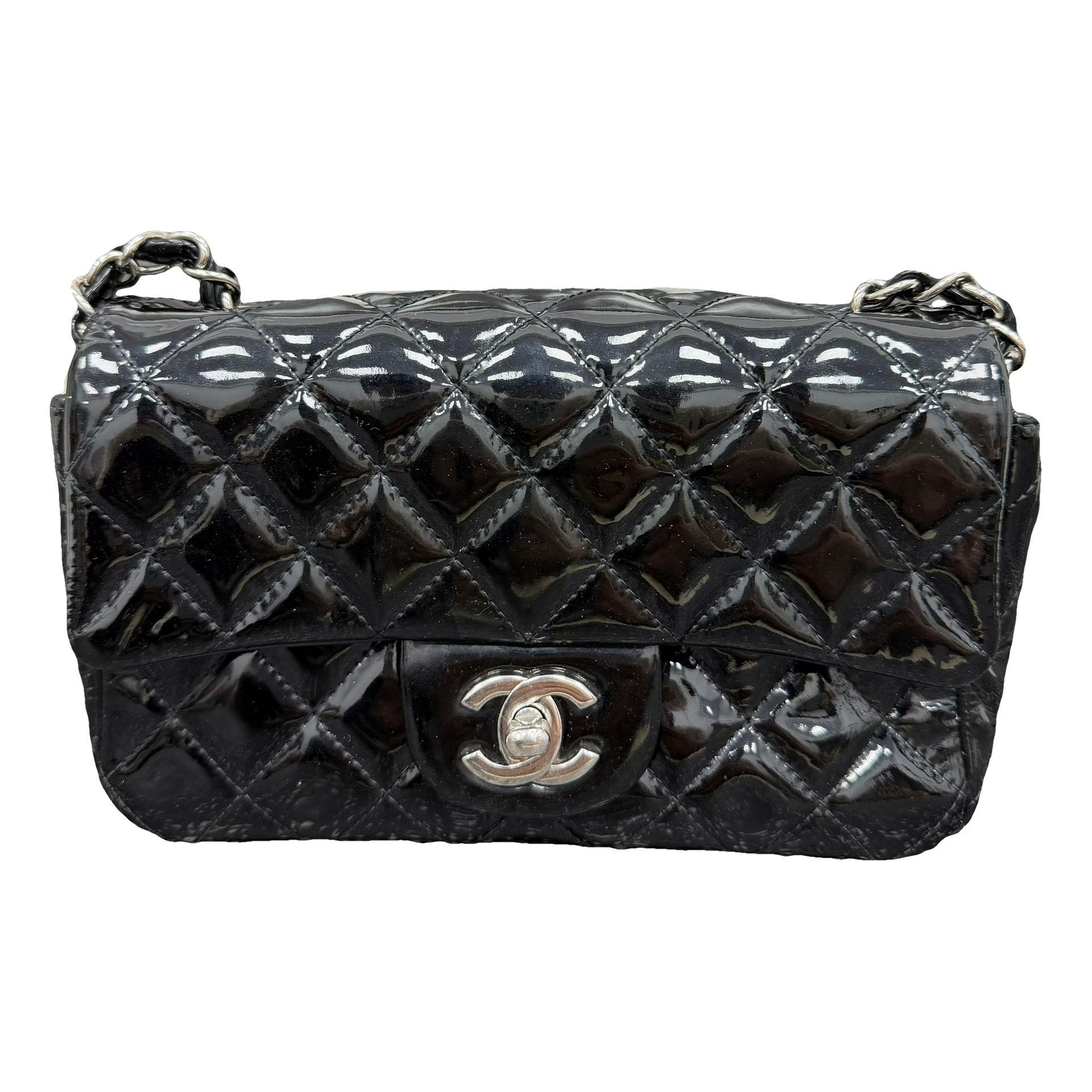 Timeless/Classique patent leather handbag