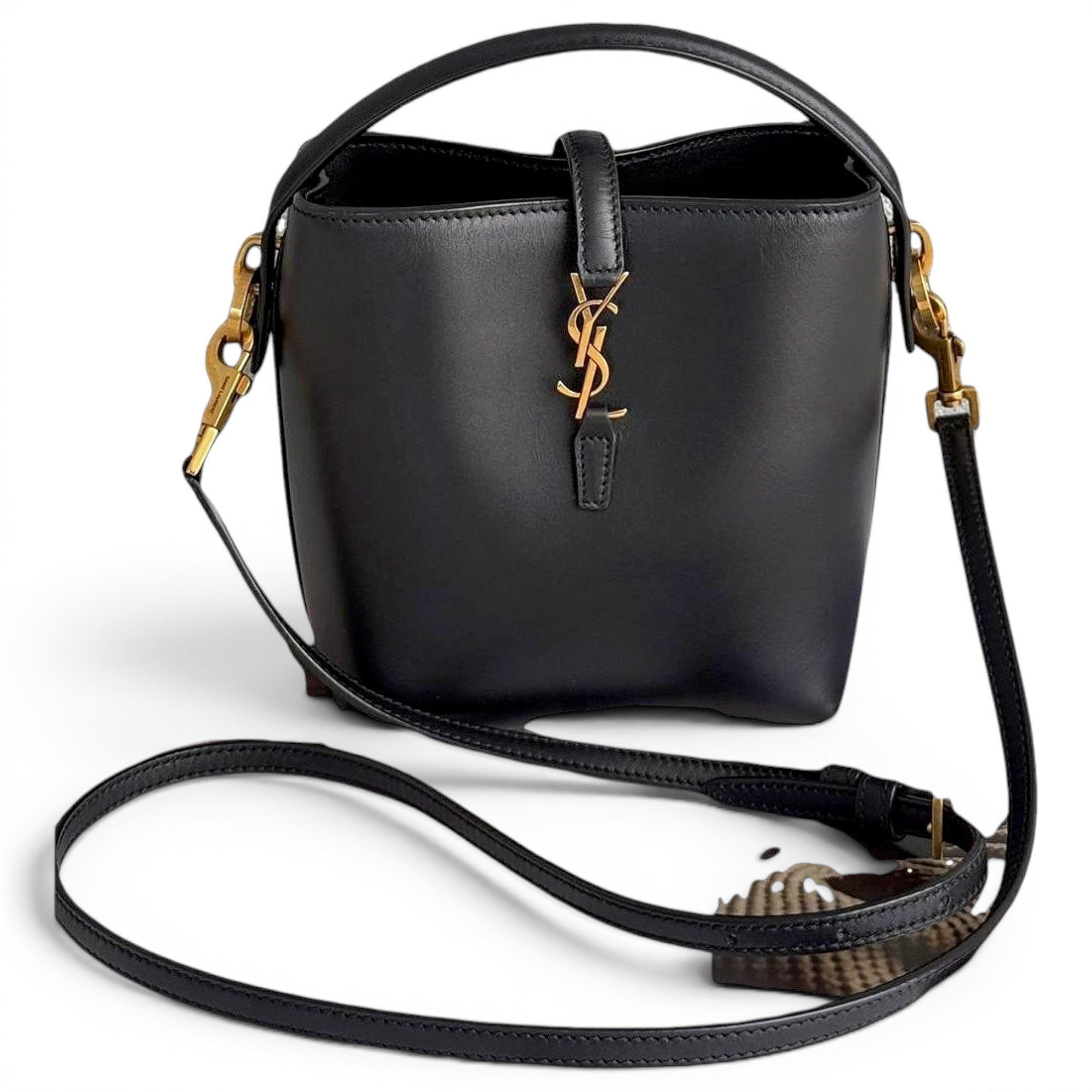 Le 37 leather handbag
