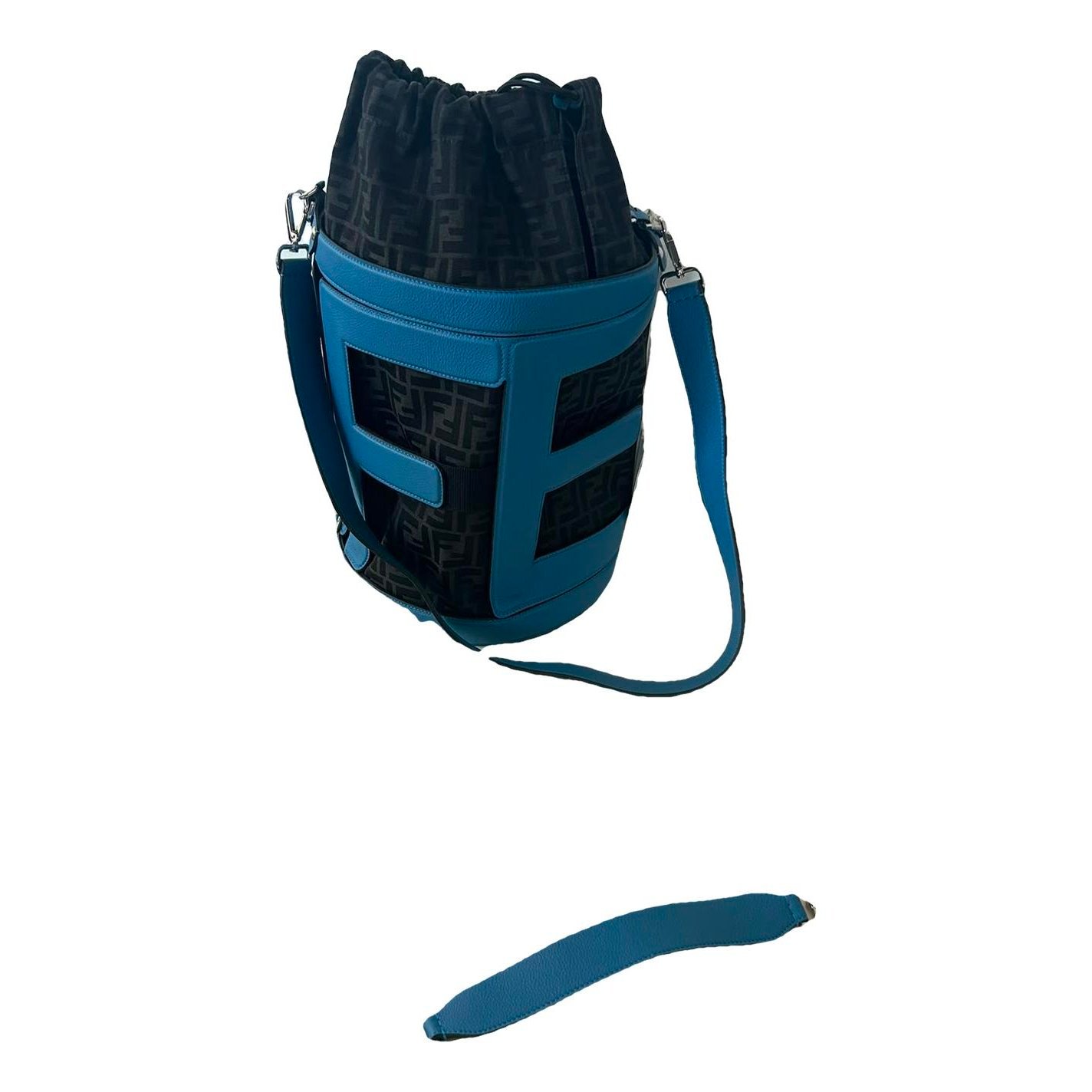Palazzo Bucket leather handbag
