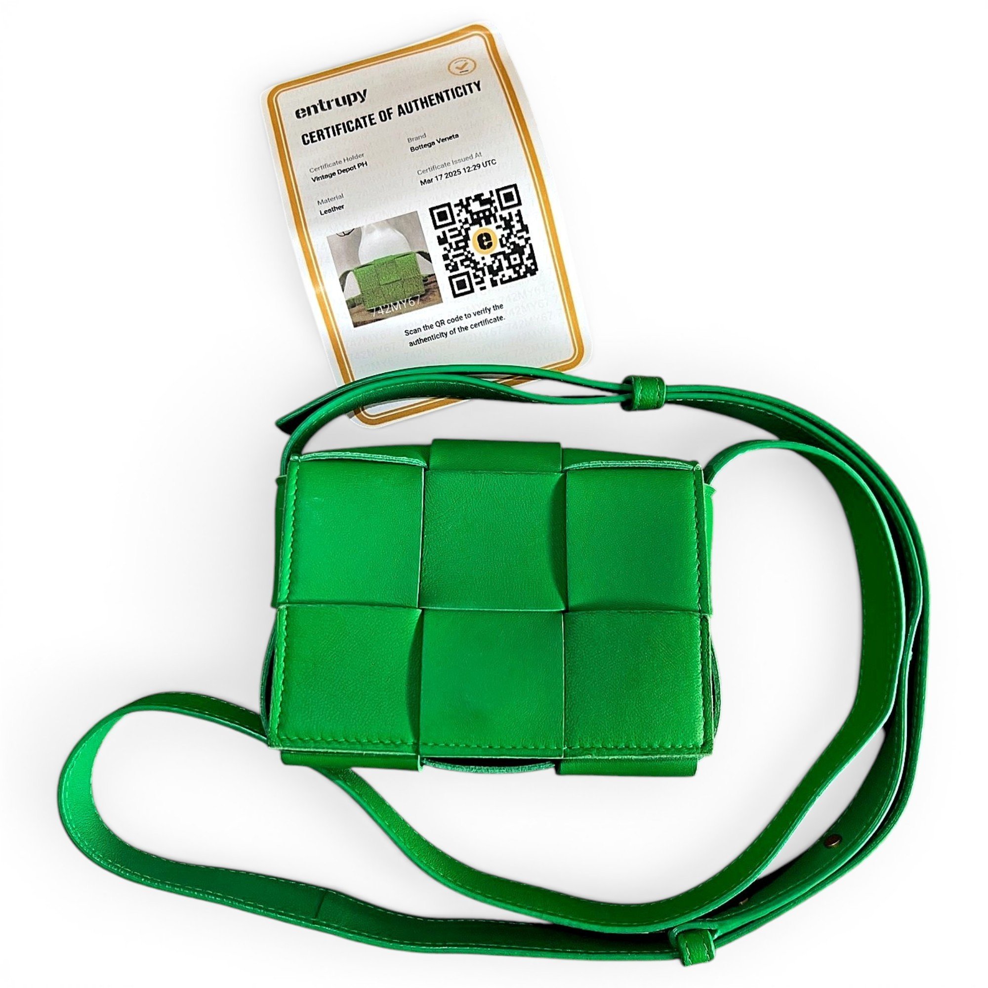 Cassette leather crossbody bag