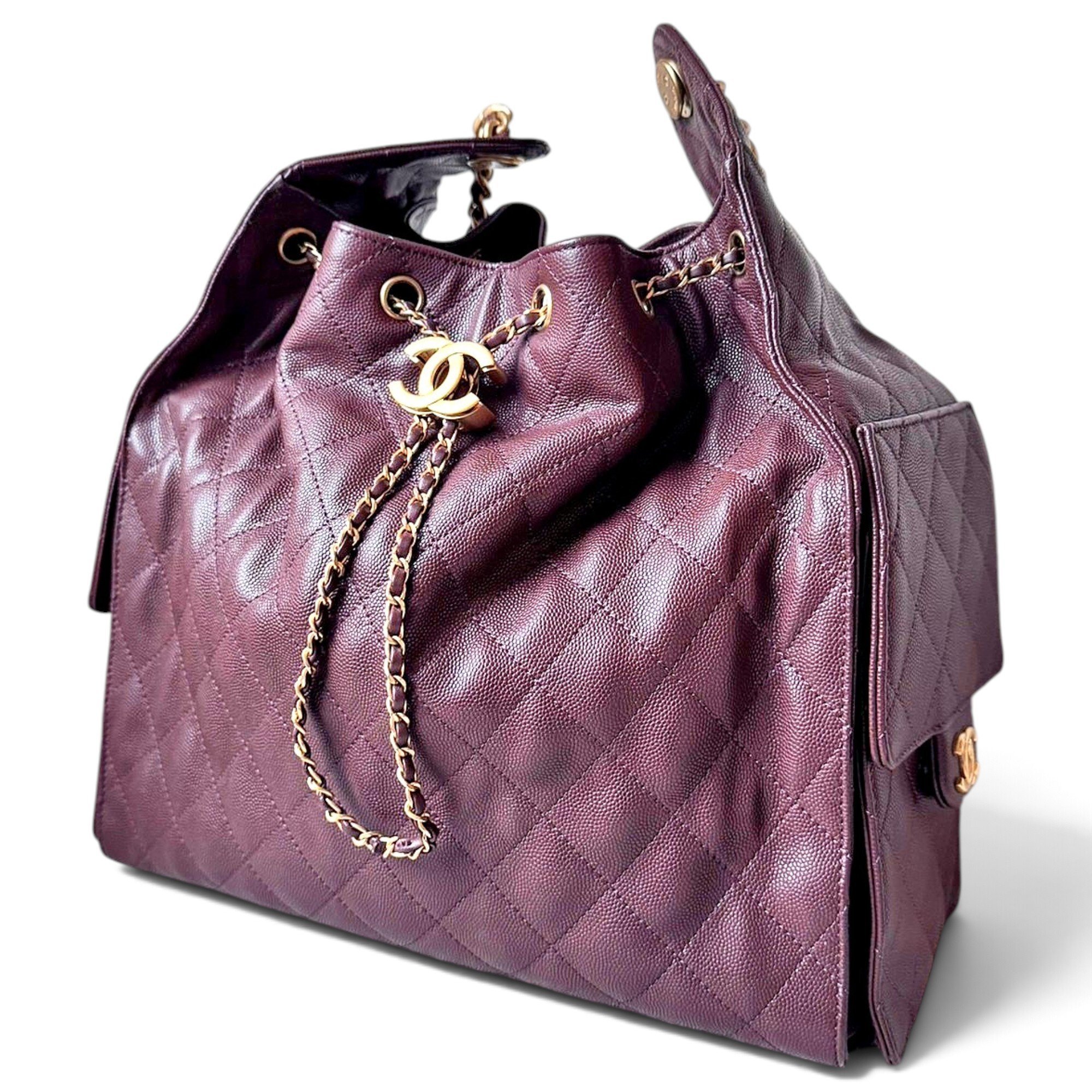 Chanel Chanel 25 leather handbag