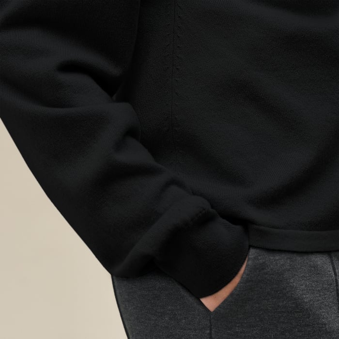 Noir Cashmere Long-sleeve Sweater