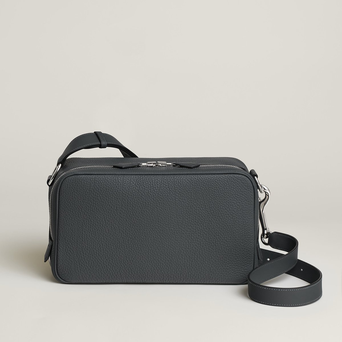 バッグ 《オン・ボディ・ムスクトン》