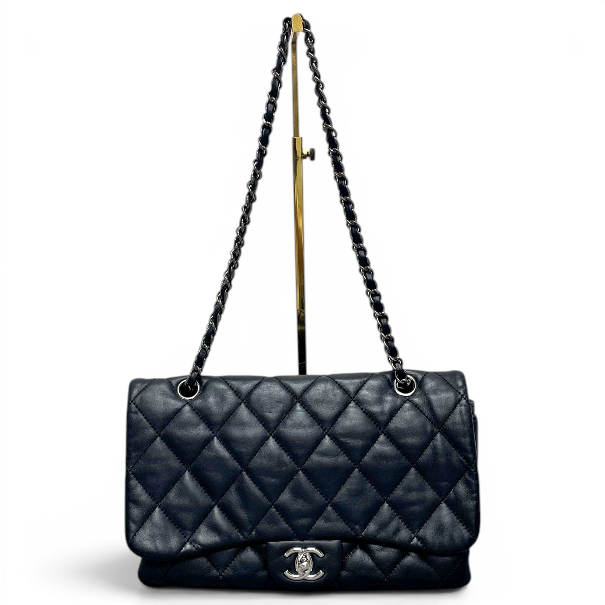 Timeless/Classique leather crossbody bag