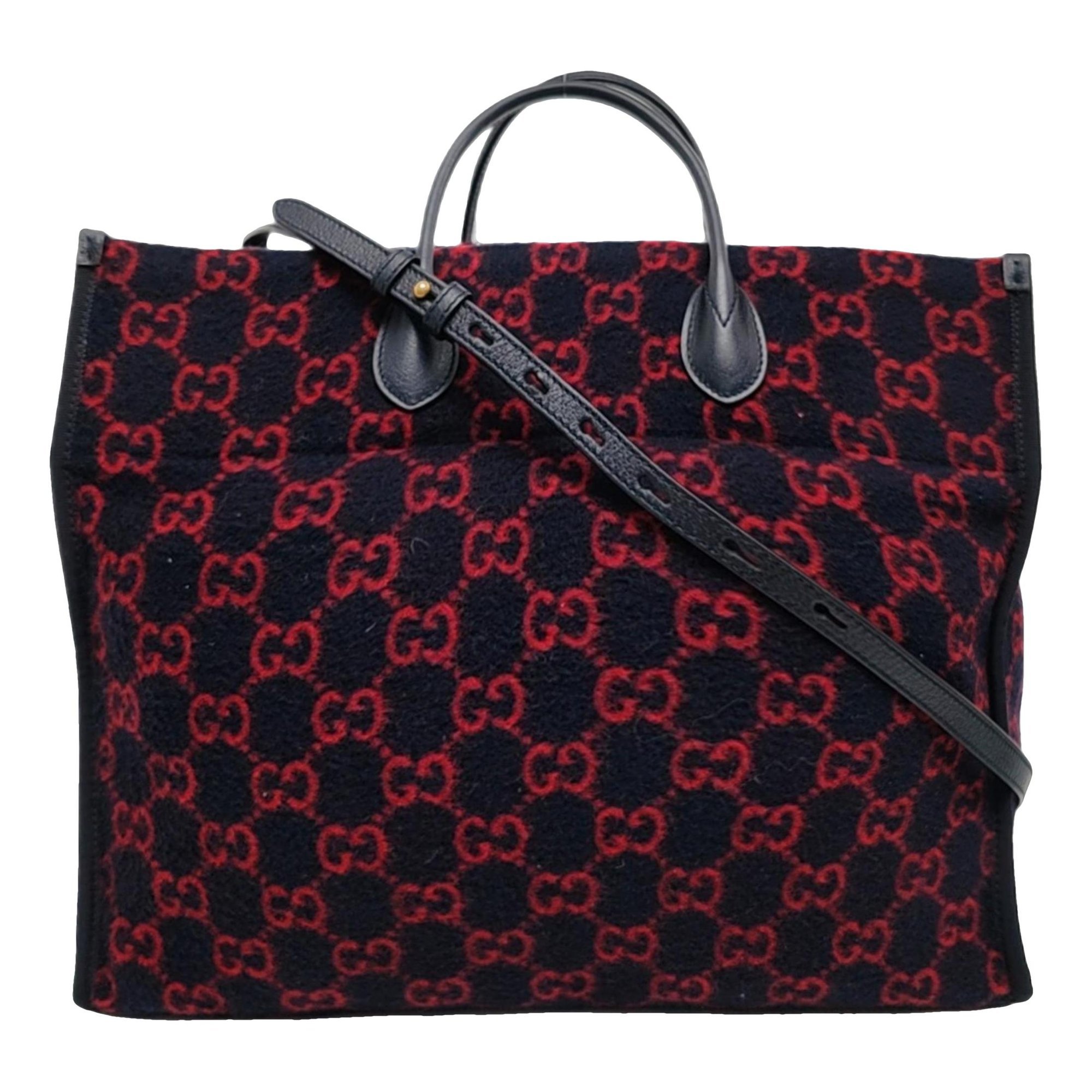 Punch wool handbag