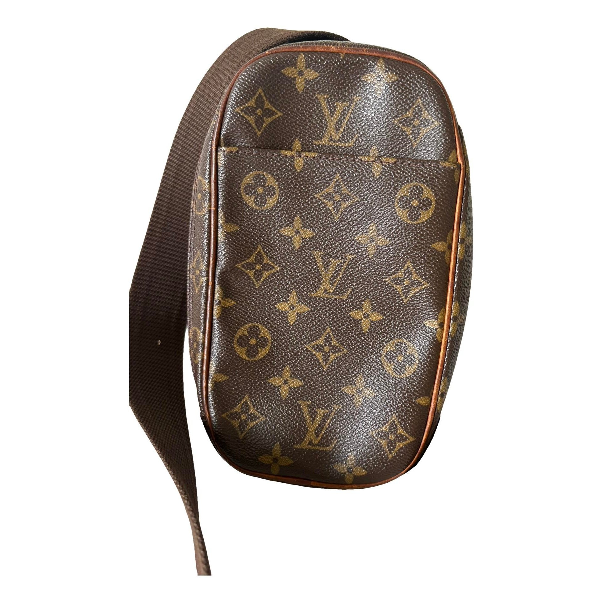 Leather crossbody bag