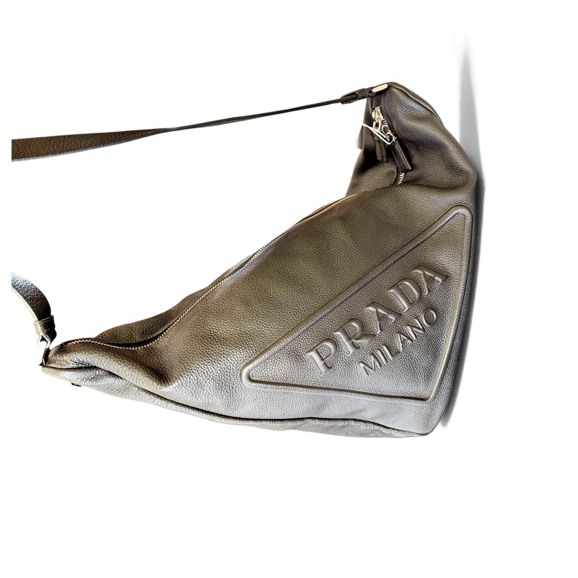 Triangle leather handbag