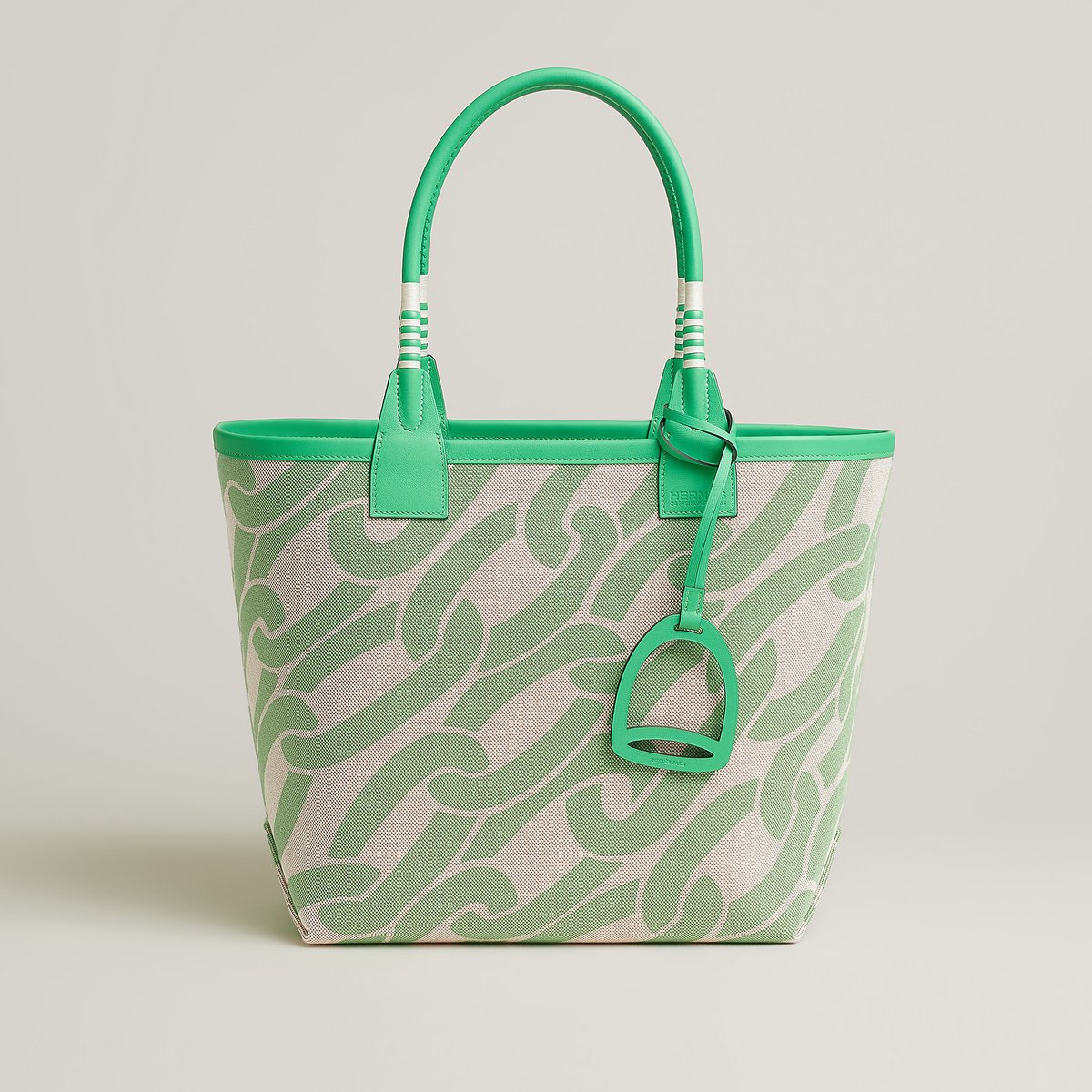 Steeple 28 bag