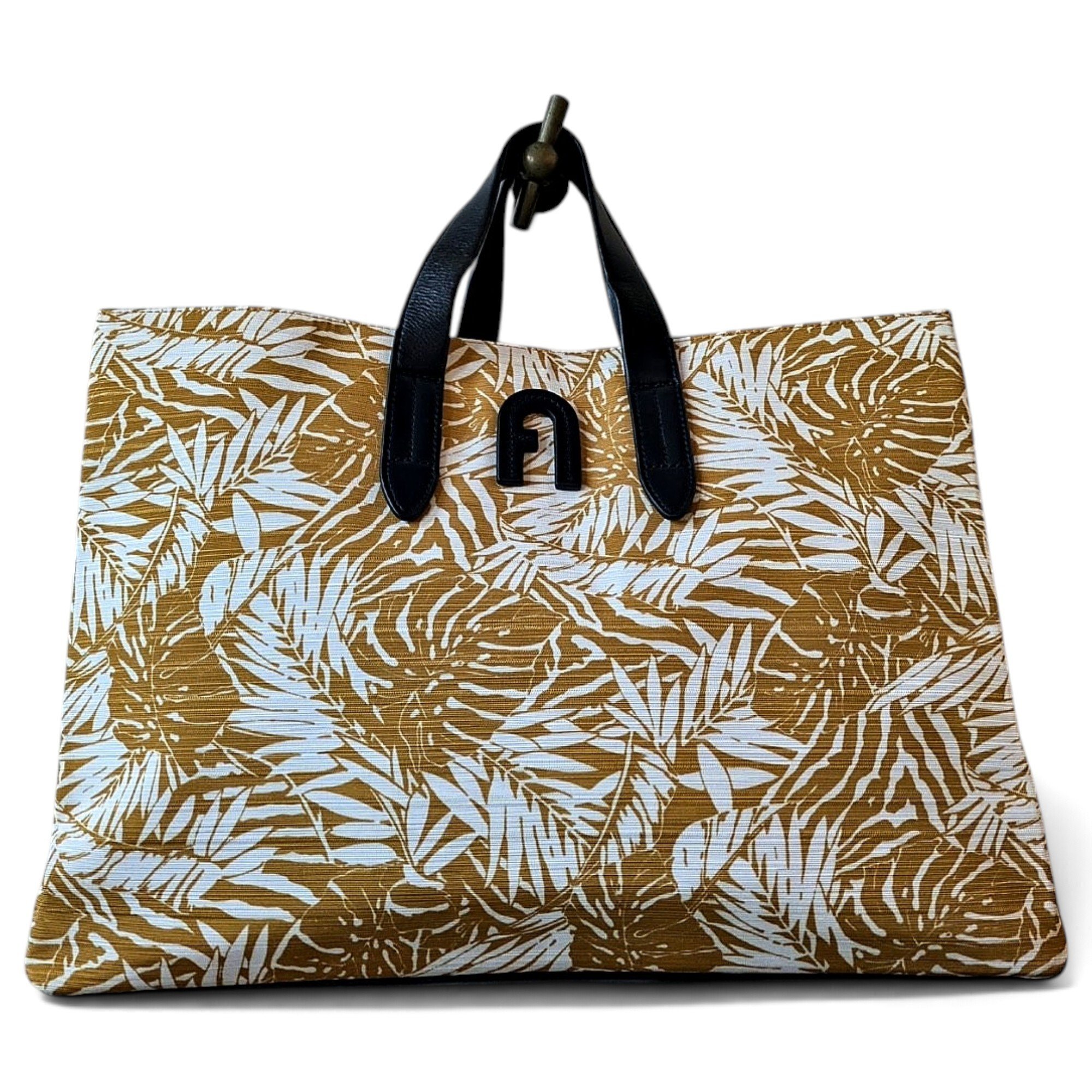 Leather tote