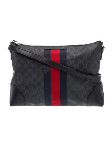 GG Supreme Shoulder Bag