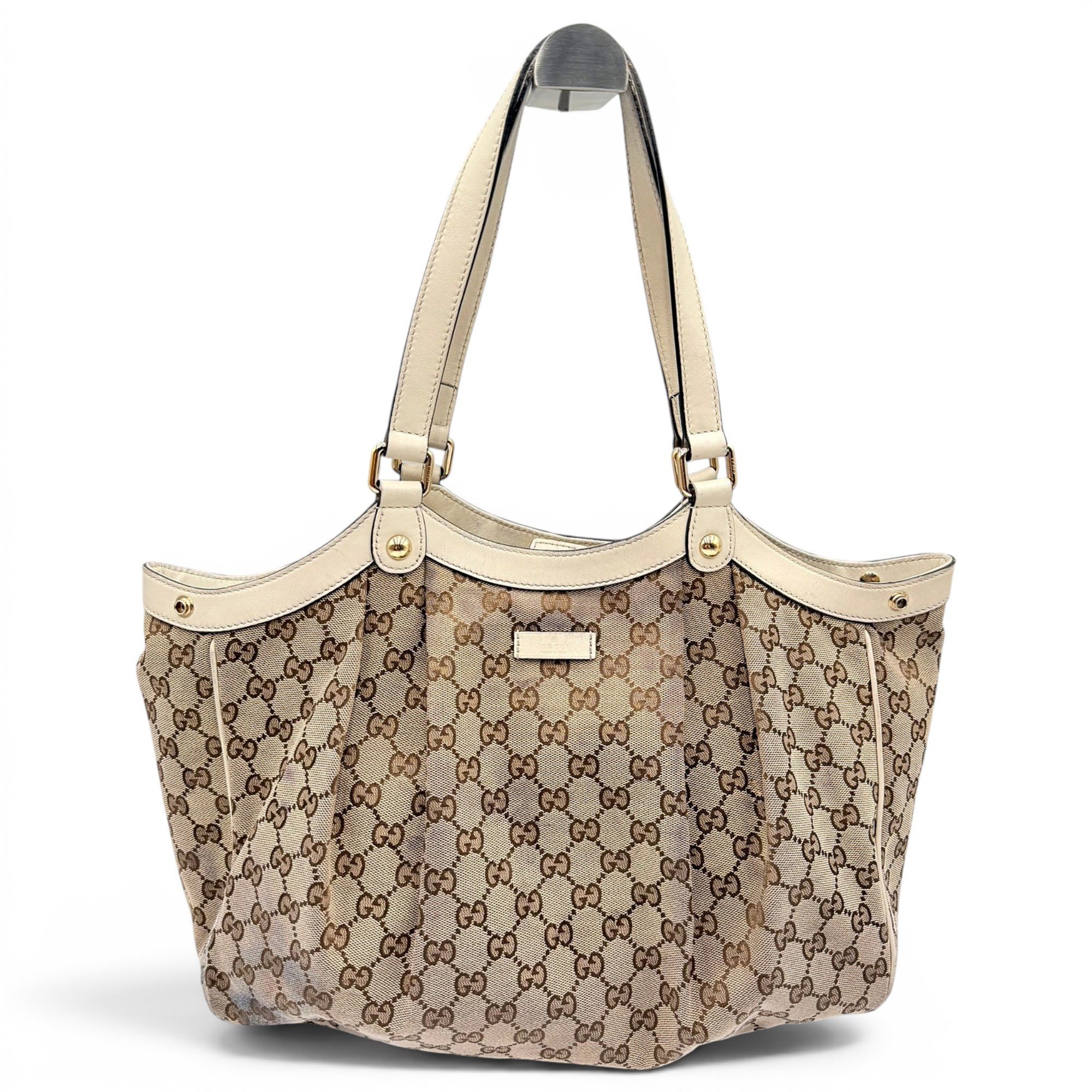 Charmy tote