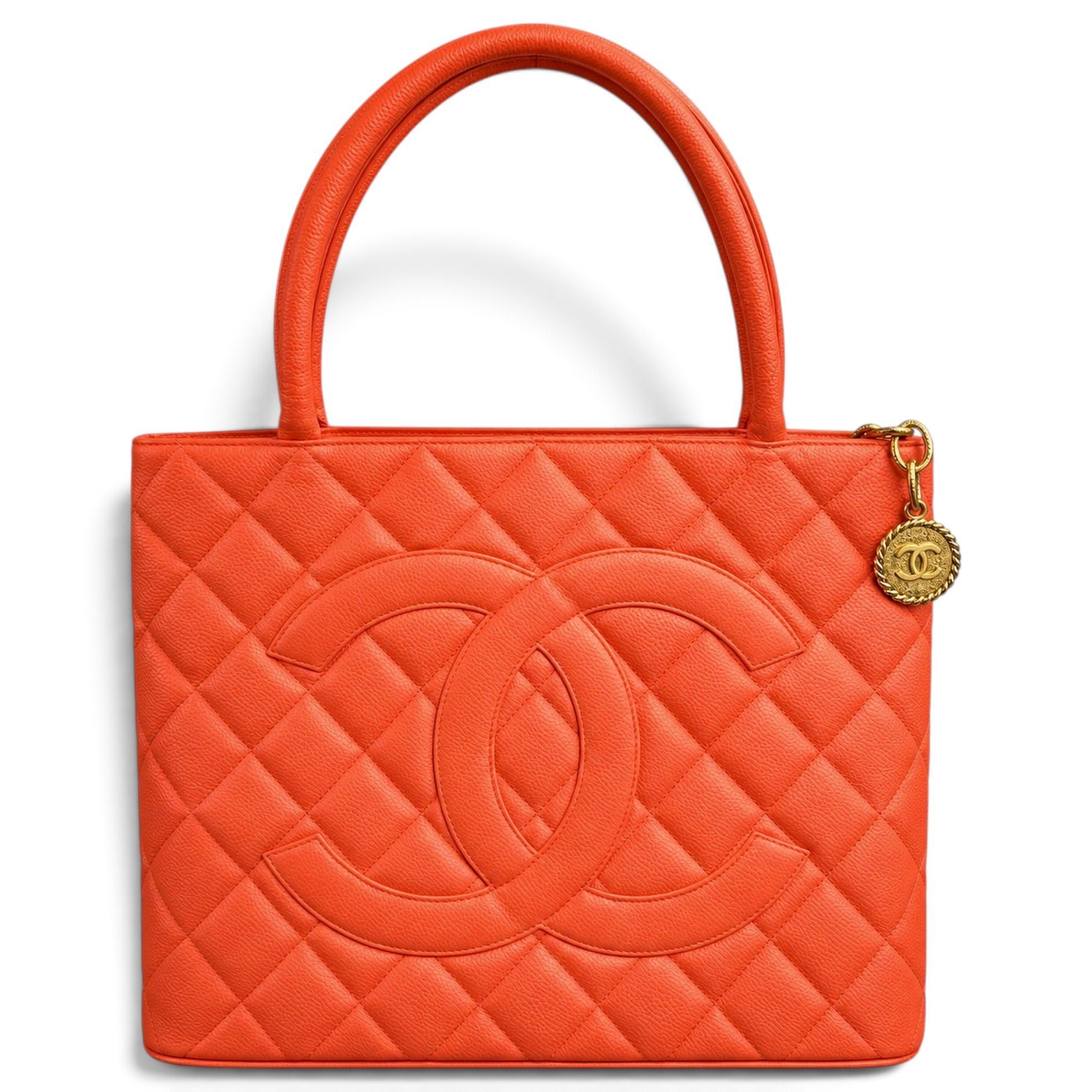 Médaillon leather tote