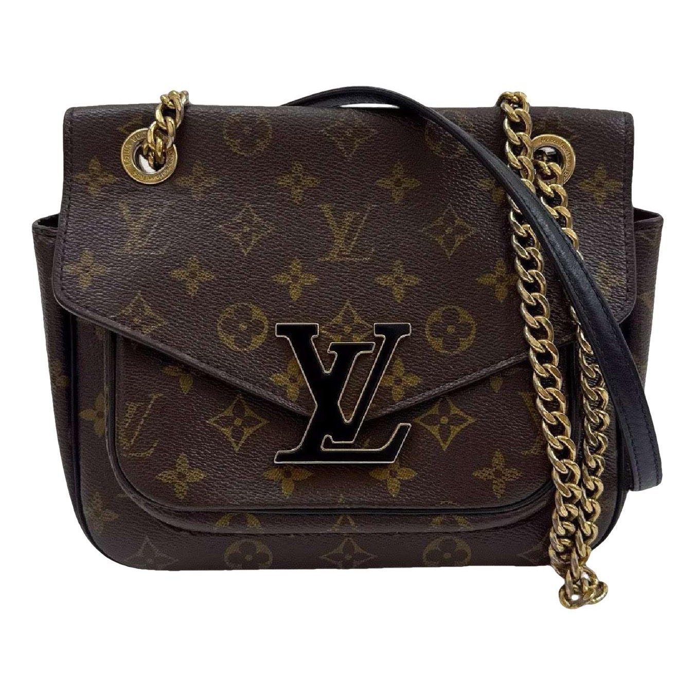 Passy leather crossbody bag