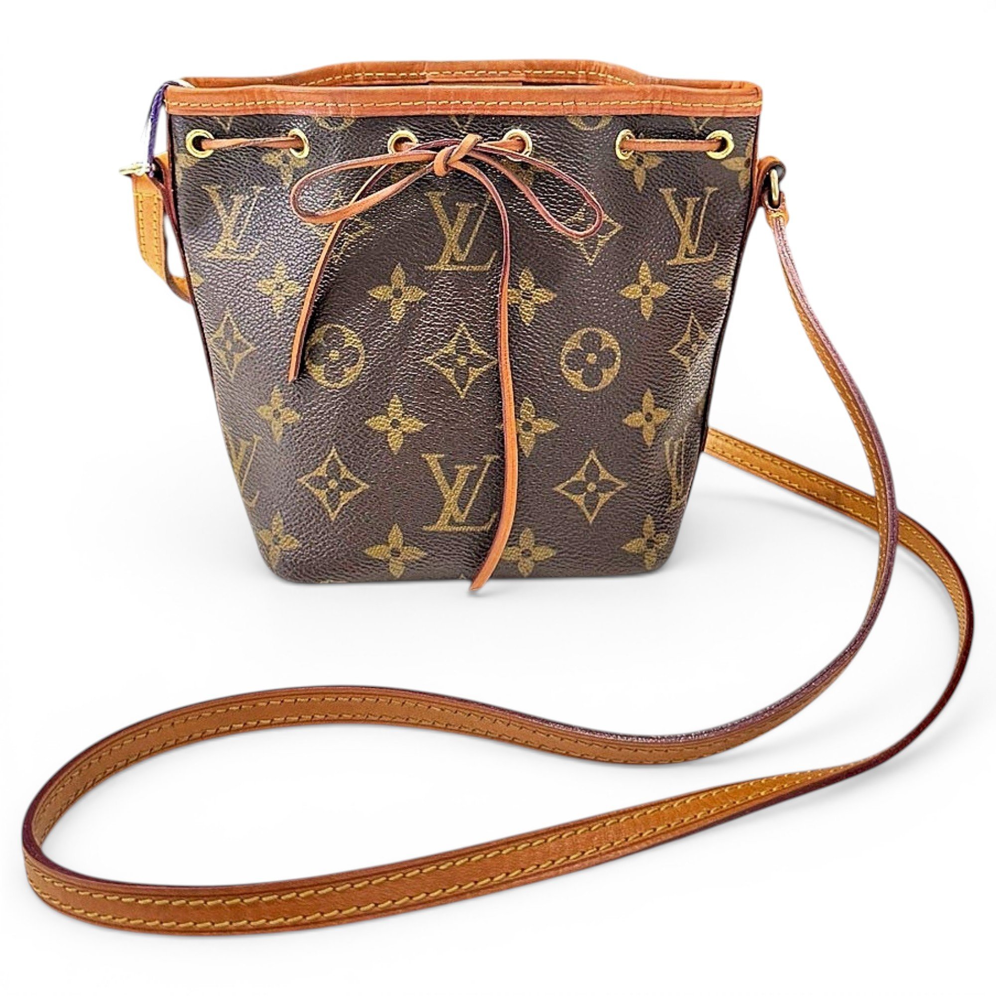 Nano Noé leather handbag