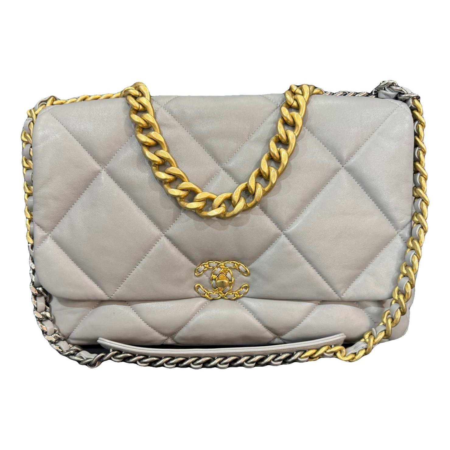 Chanel 19 leather handbag