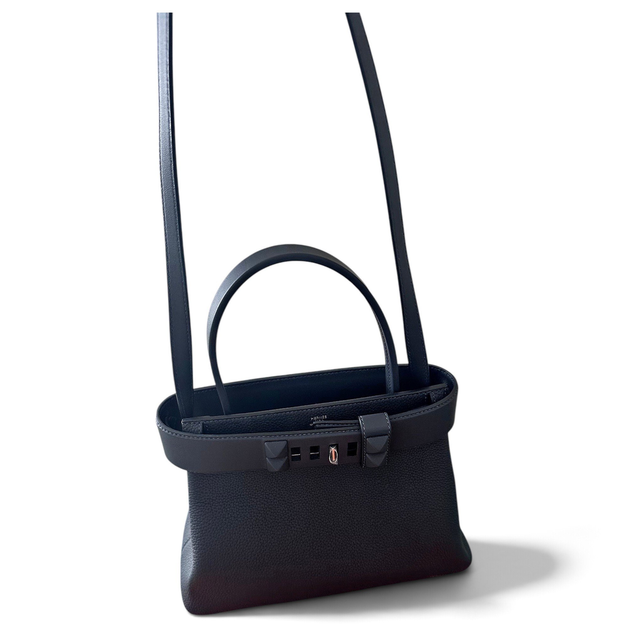 Médor leather handbag