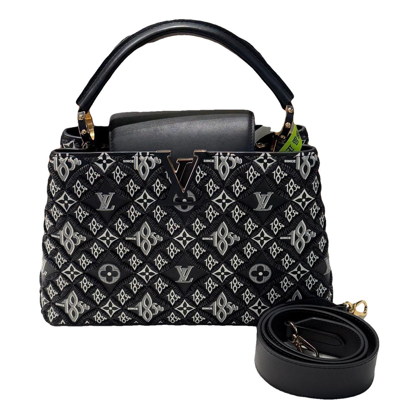 Capucines leather handbag