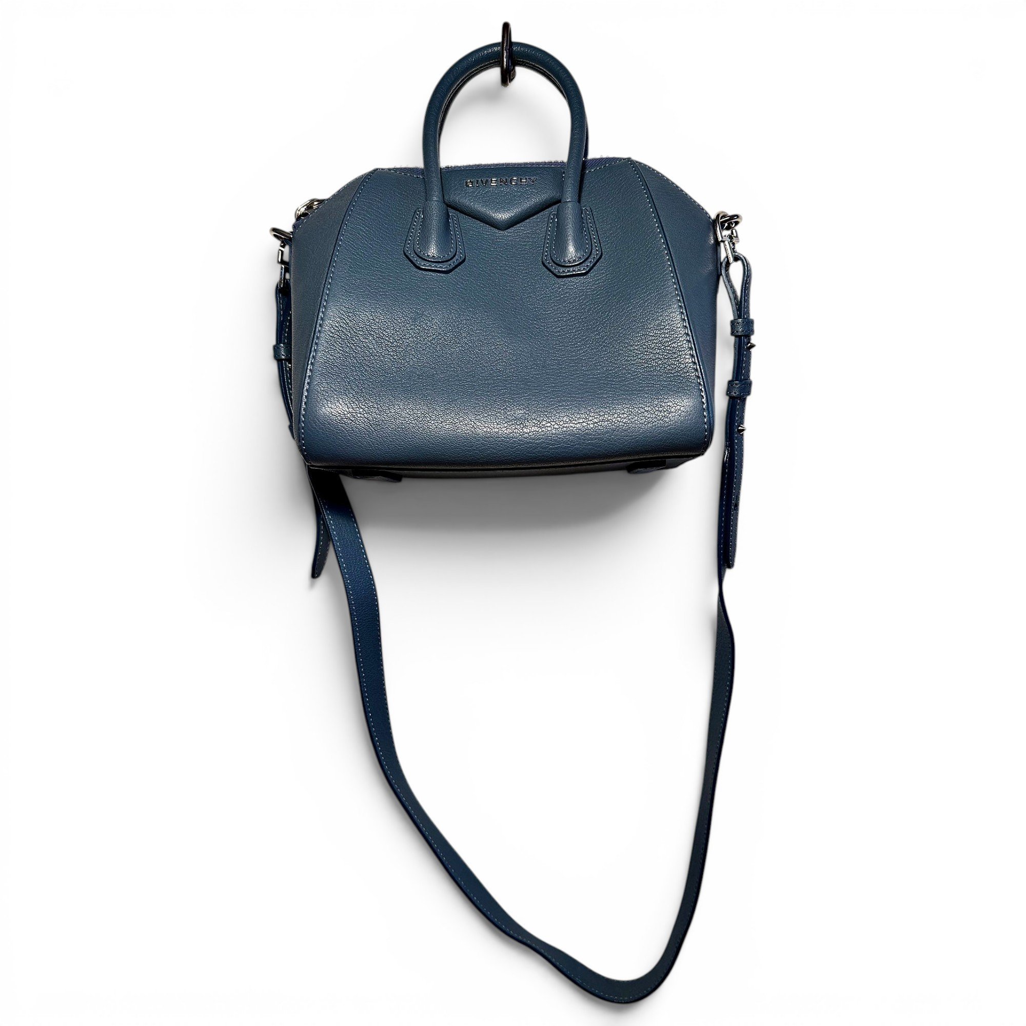Antigona leather handbag
