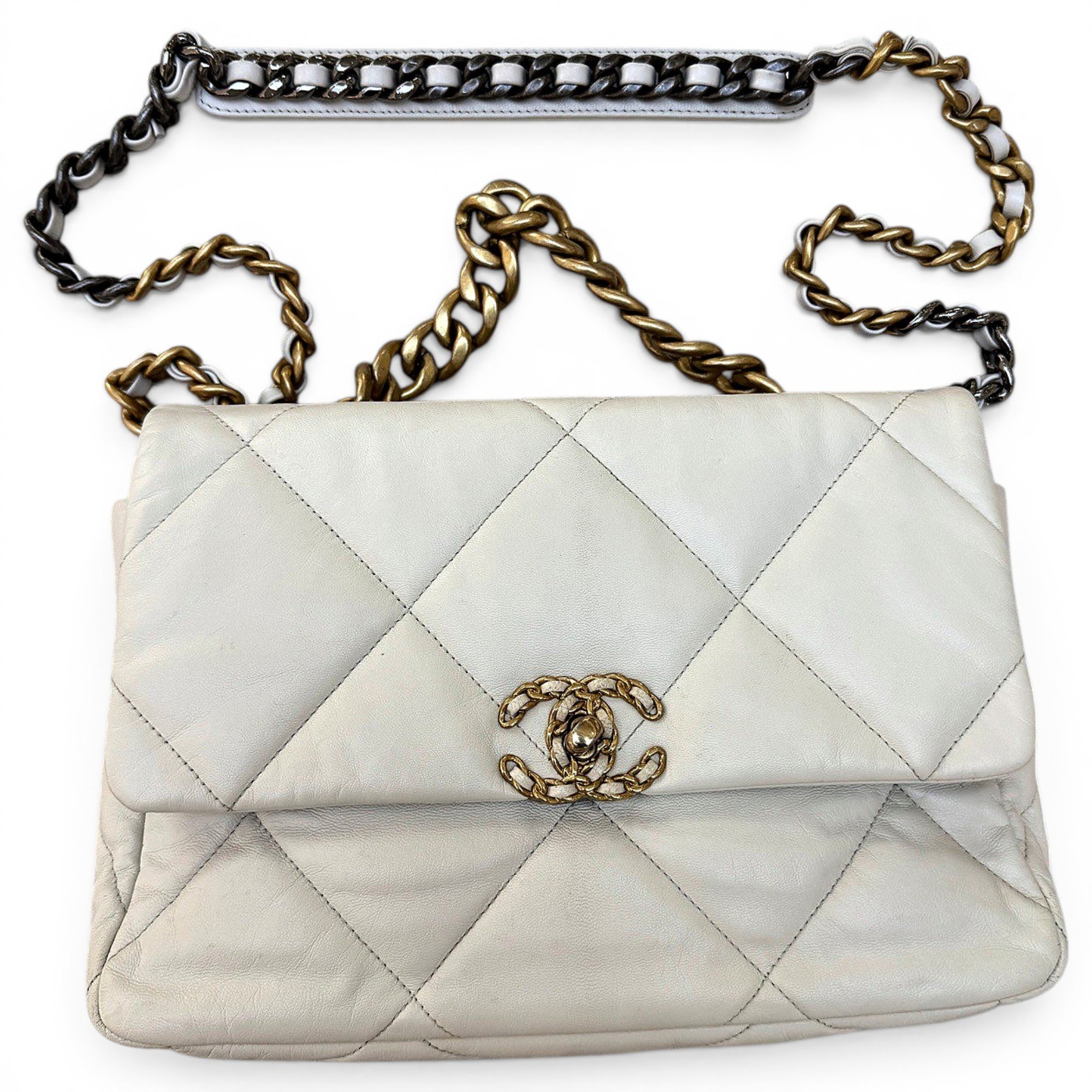 Chanel 19 leather handbag