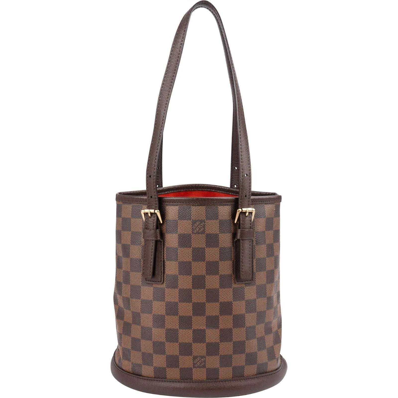 Bucket leather handbag