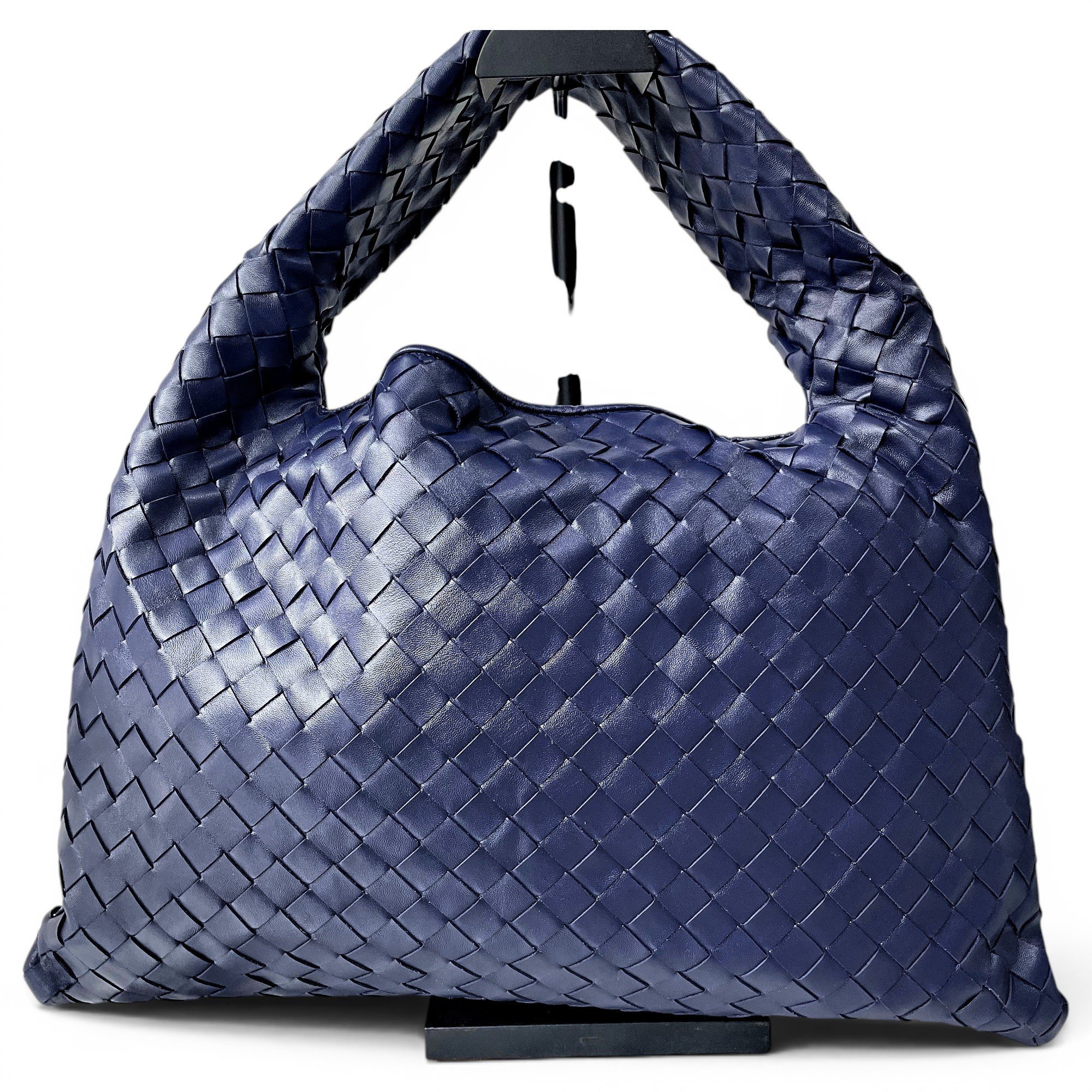 Veneta leather handbag