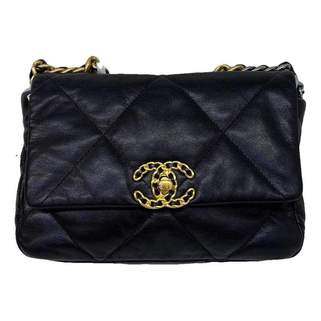 Chanel 19 leather handbag