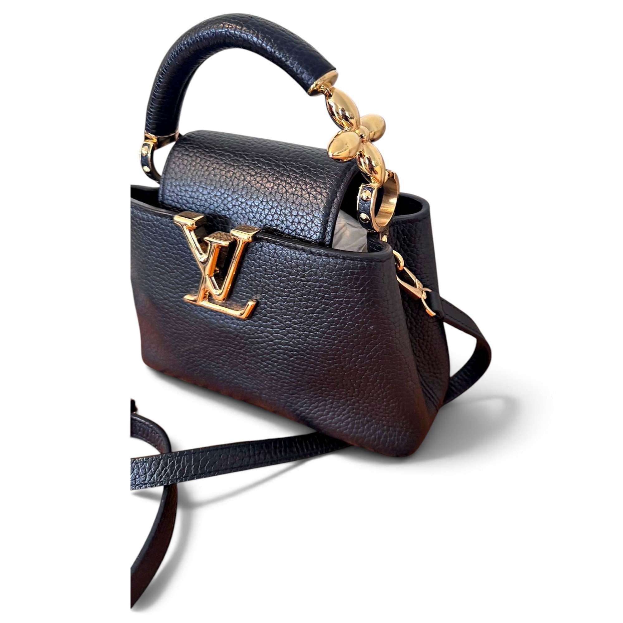 Capucines leather handbag