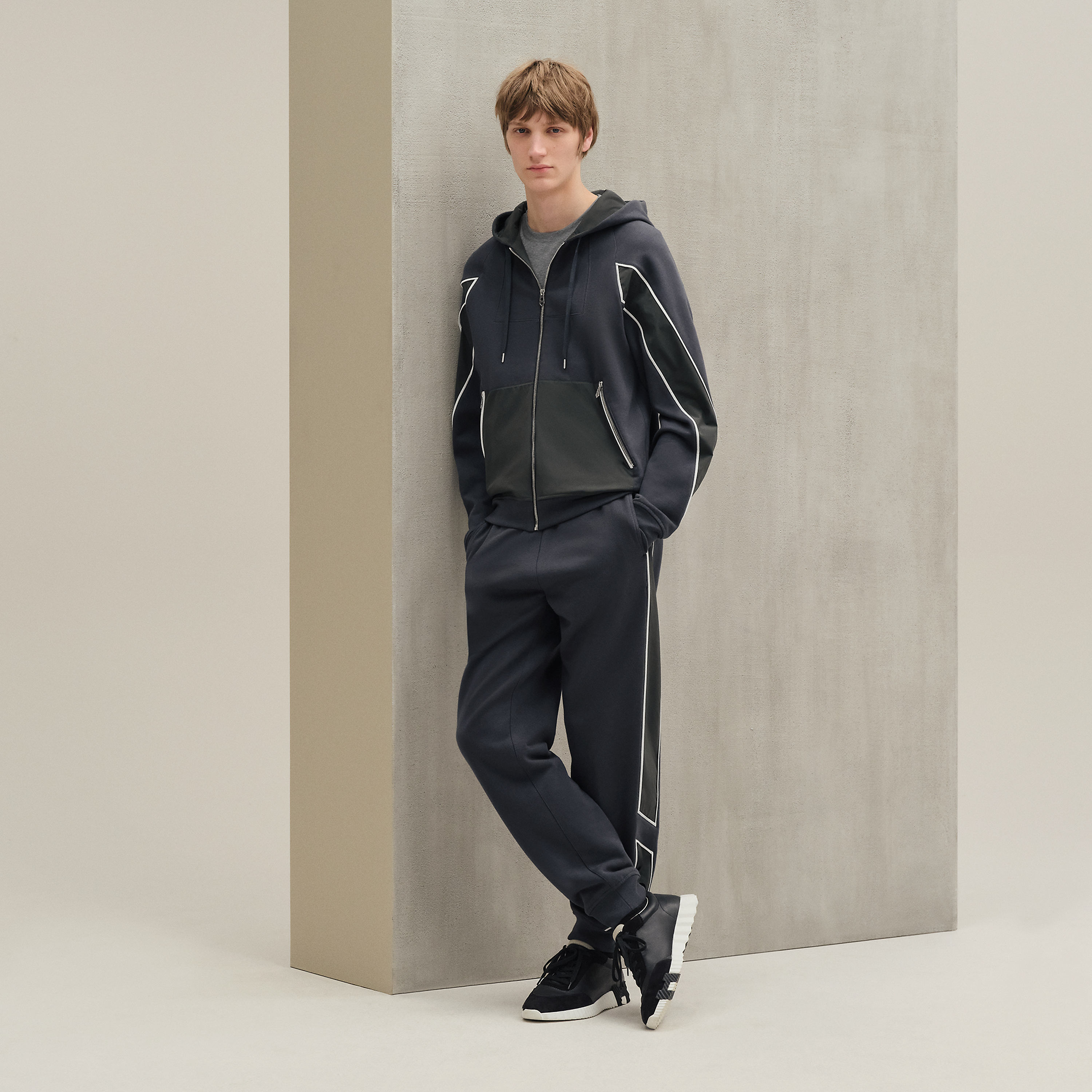Sport capsule hooded sweater