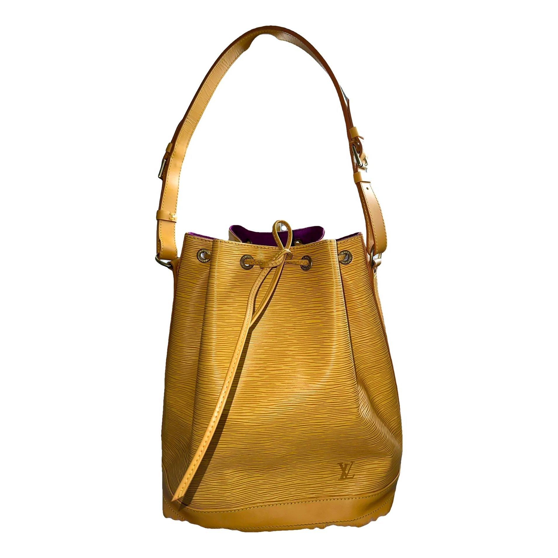 Noé leather handbag