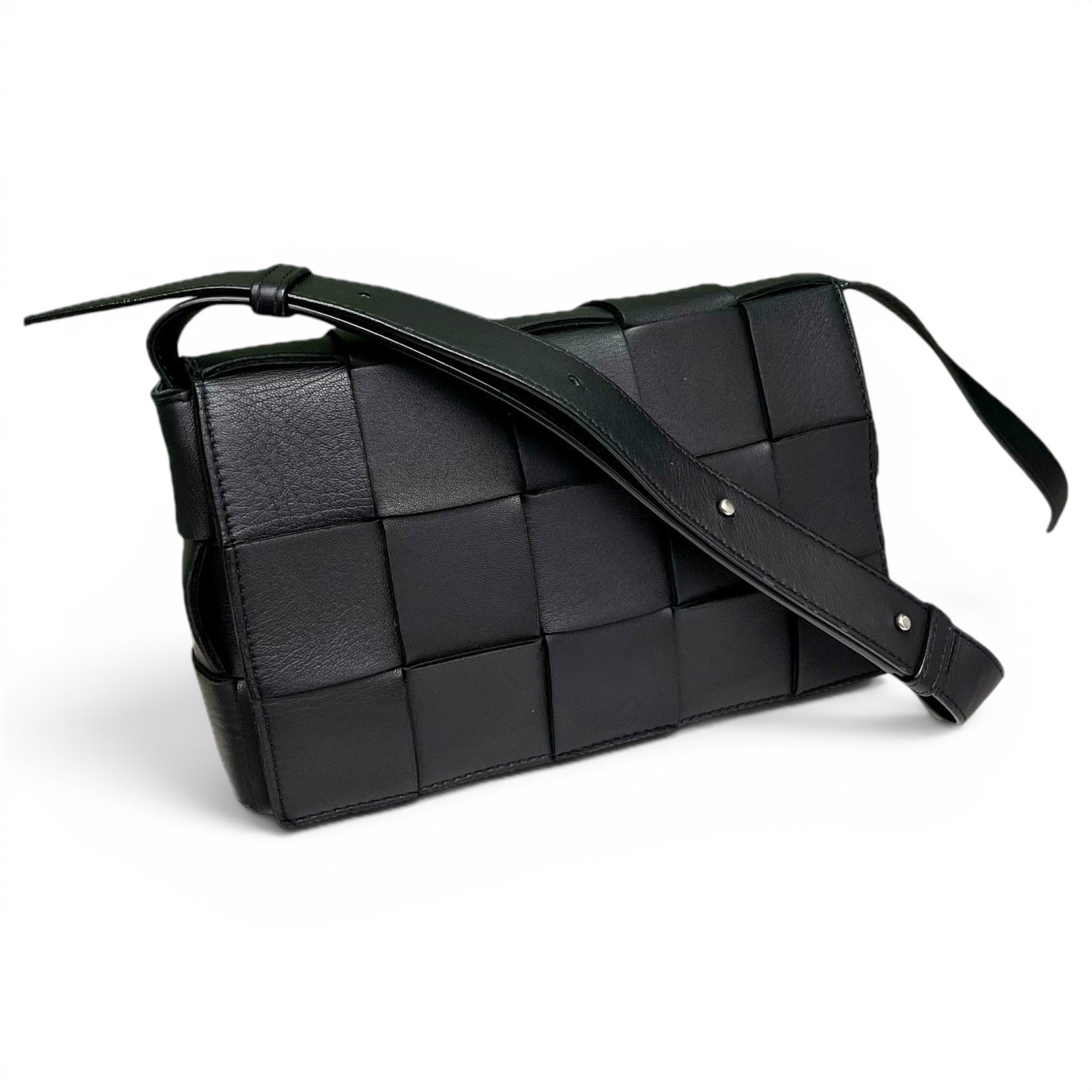 Cassette leather handbag
