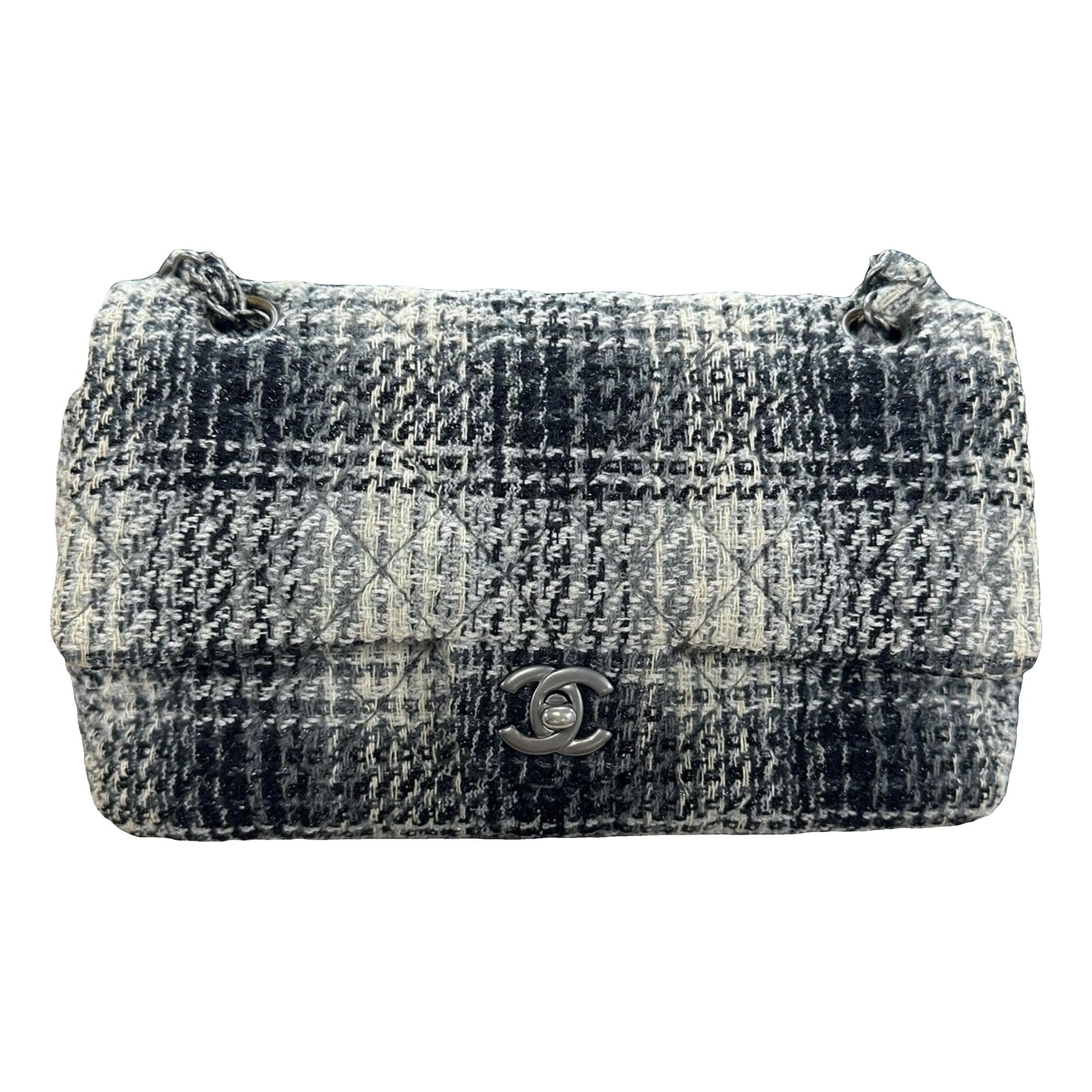 Timeless/Classique tweed crossbody bag