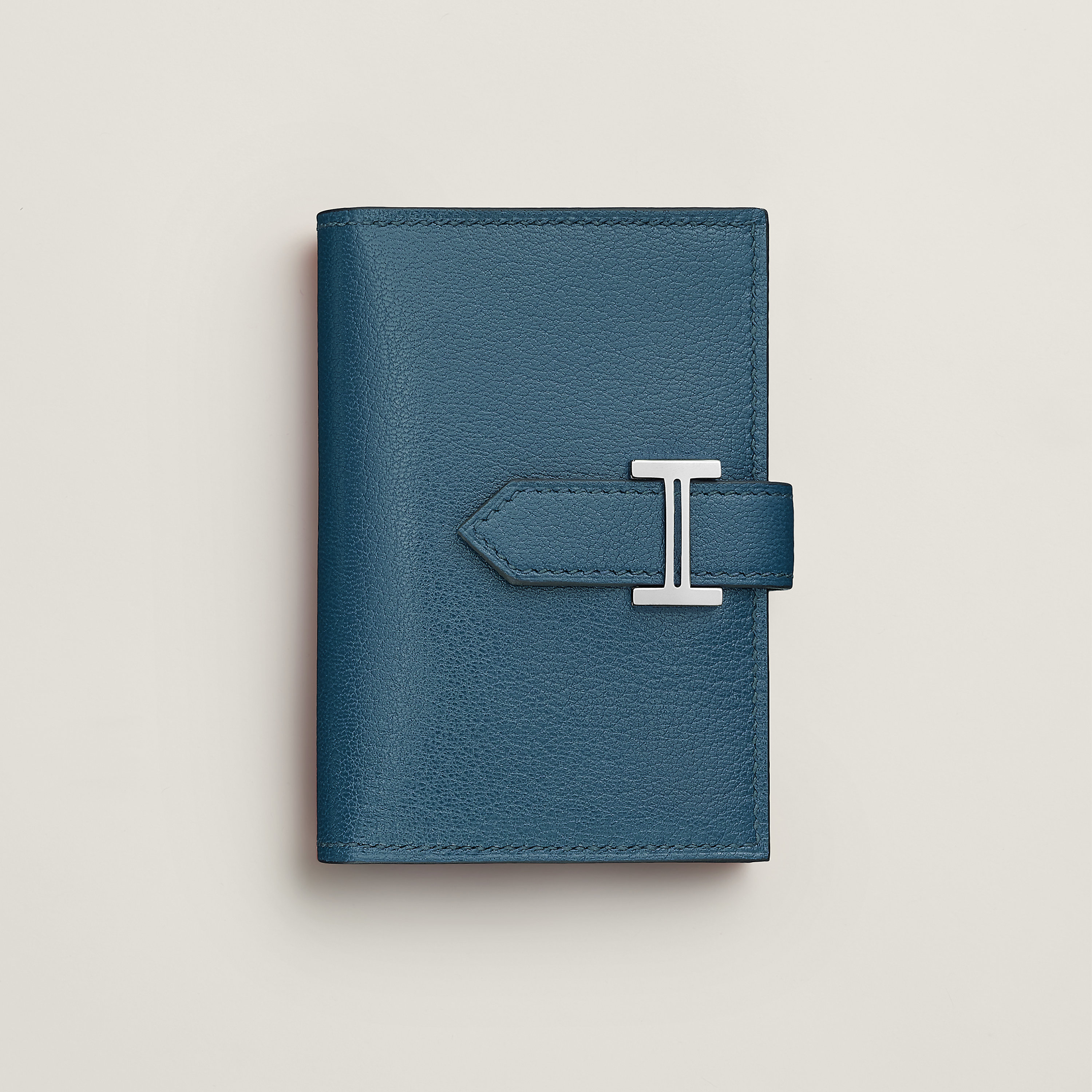 Bearn card holder