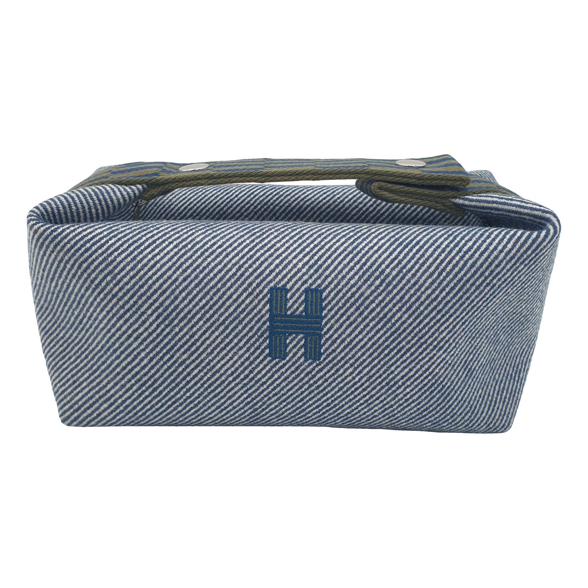 Bride à brac wool vanity case