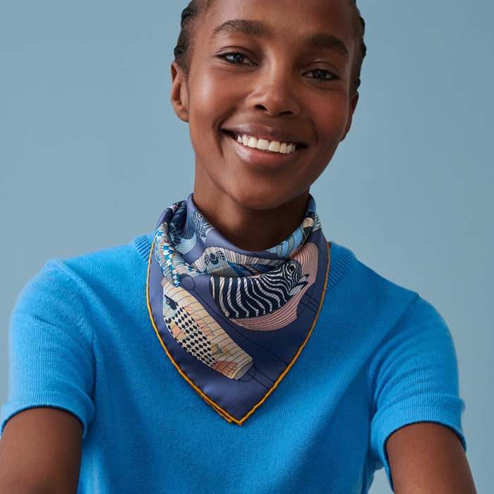 Lanternes, Ballons Et Cocardes Scarf 45