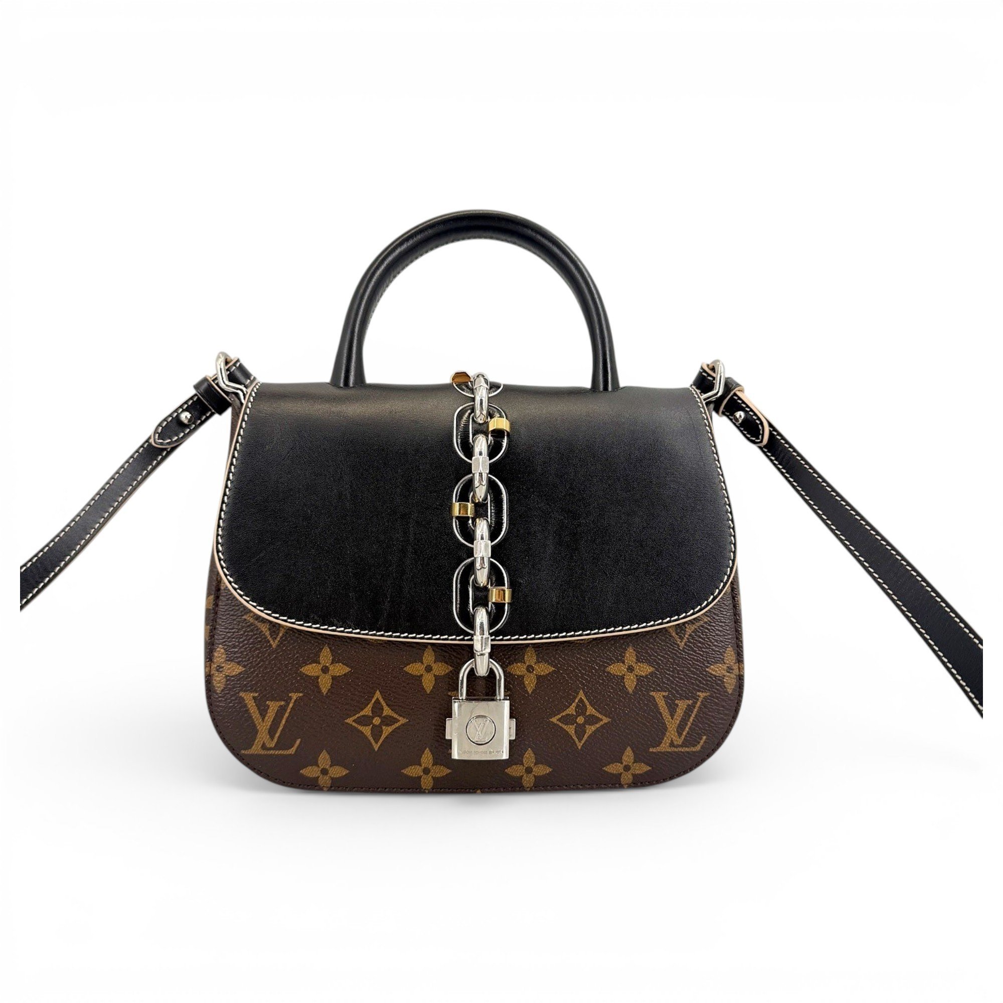 Chain It leather crossbody bag