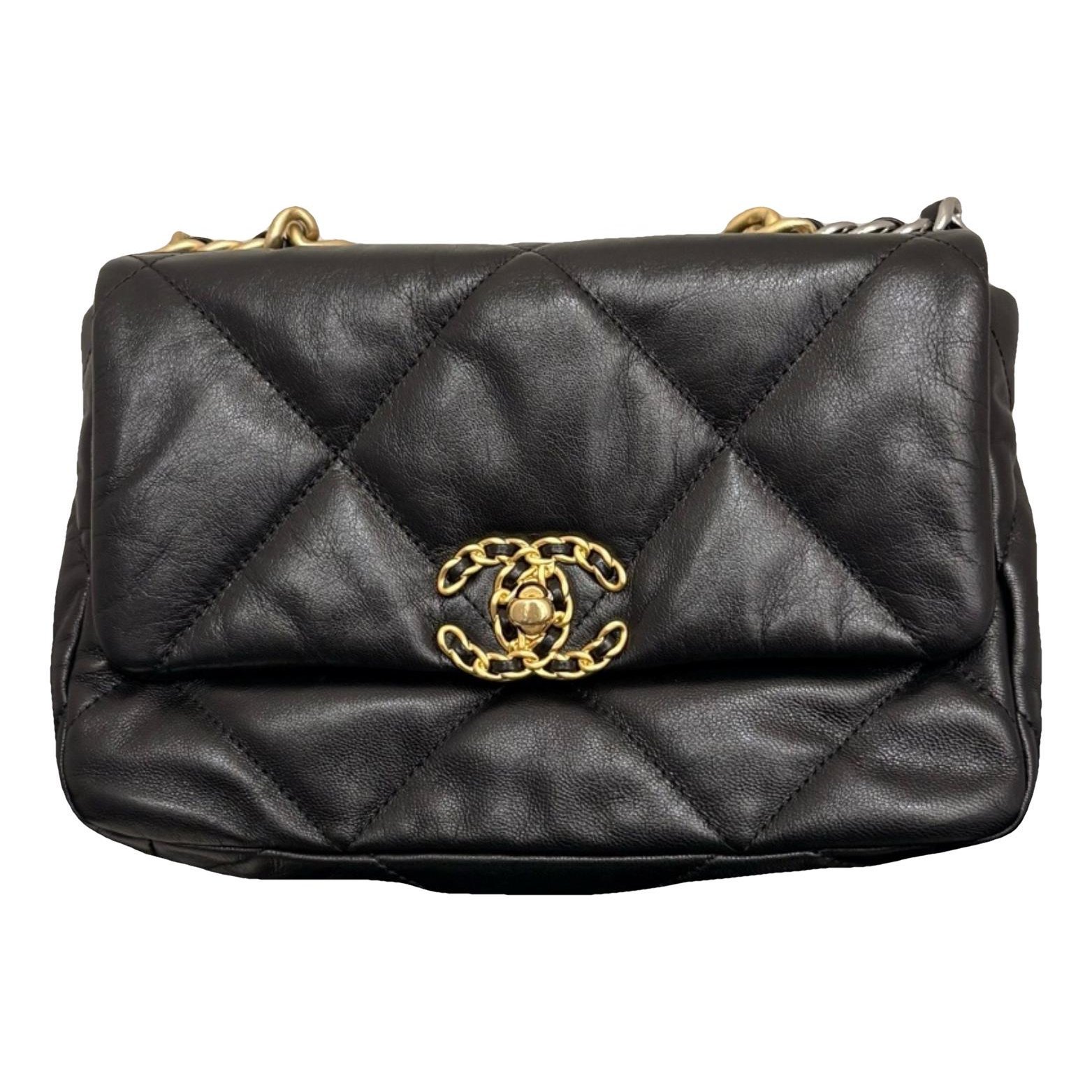 Chanel 19 leather handbag
