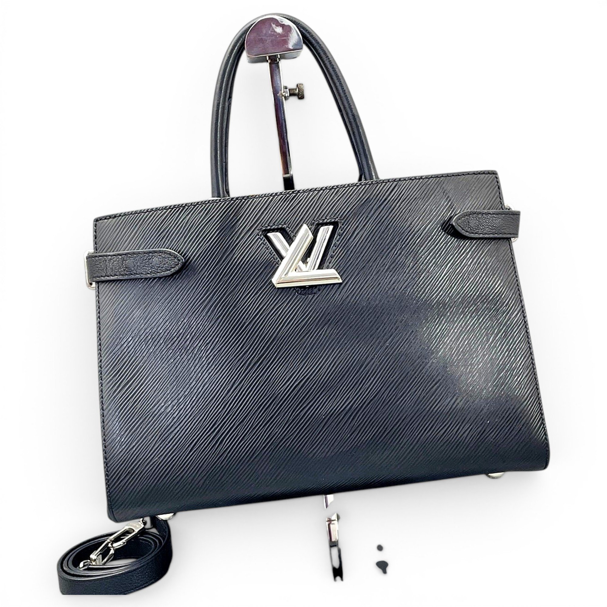 Twist leather handbag