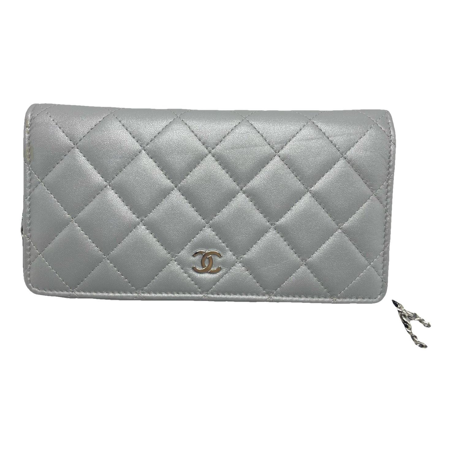 Wallet On Chain Timeless/Classique leather crossbody bag