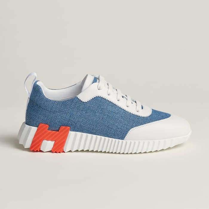 Bouncing Sneaker